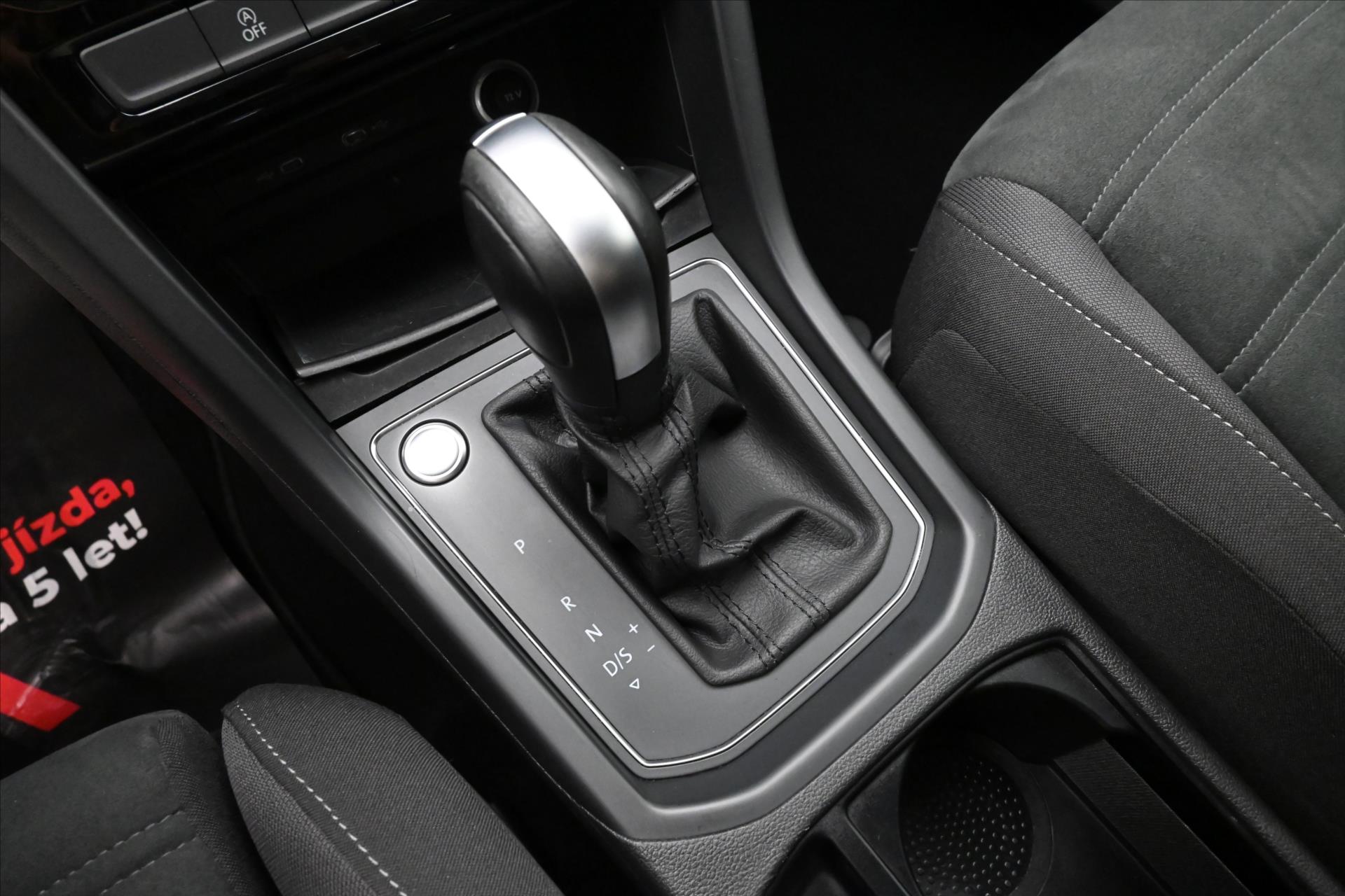 Hlavní fotografie vozu Volkswagen Touran 2,0 TDI 110kW DSG LED TAŽNÉ Záruka až 5 let (24)