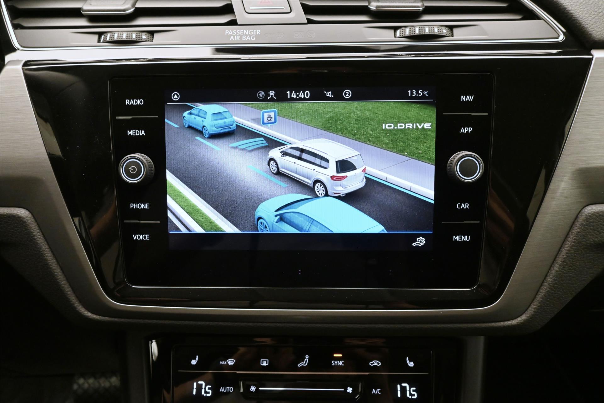 Main photo of the car Volkswagen Touran 2.0 TDI 110kW DSG Warranty up to 5 years (20)