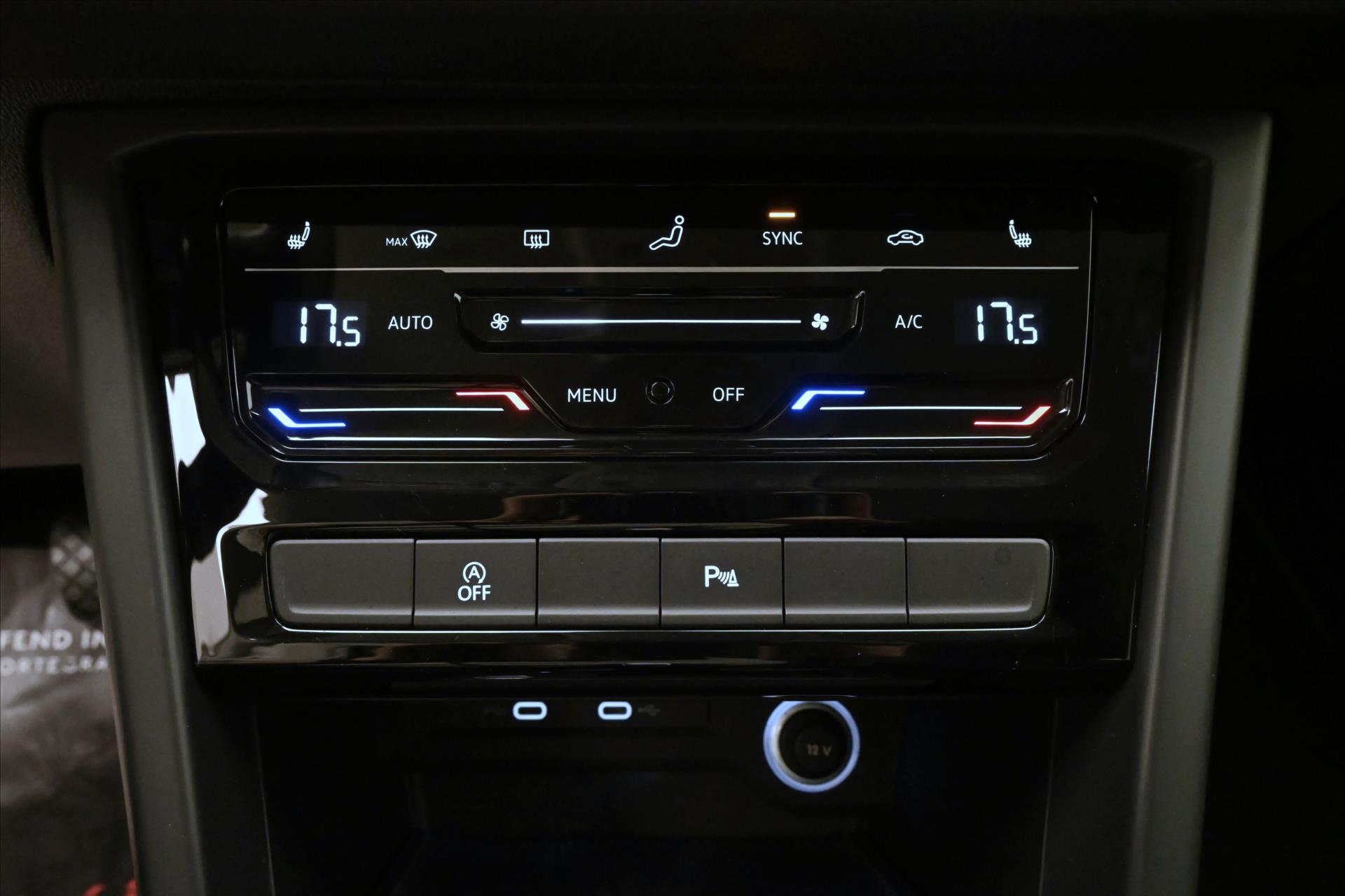 Main photo of the car Volkswagen Touran 2.0 TDI 110kW DSG Warranty up to 5 years (22)