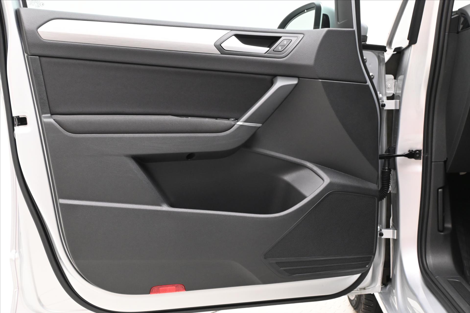 Main photo of the car Volkswagen Touran 2.0 TDI 110kW DSG Warranty up to 5 years (26)