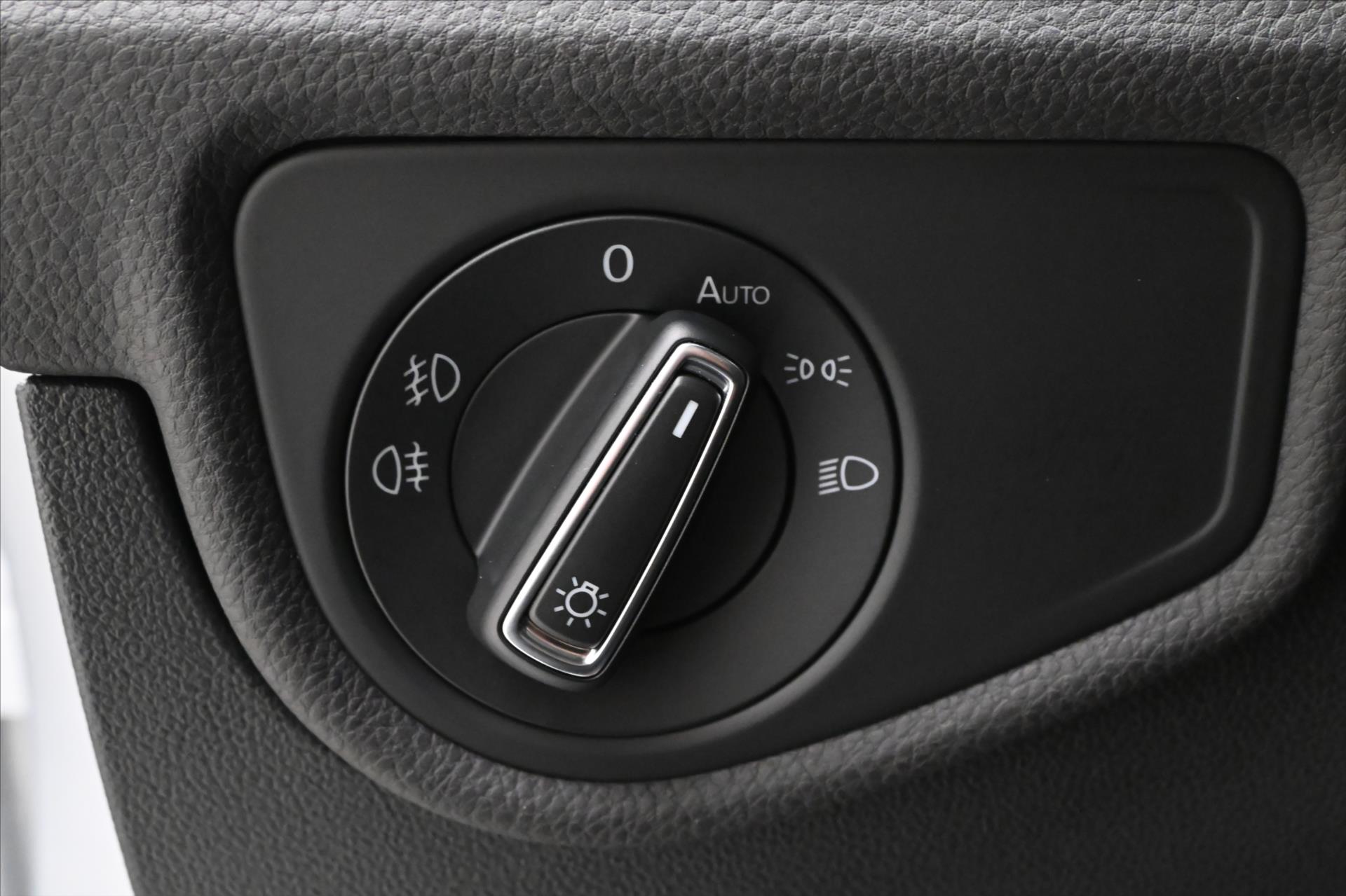 Main photo of the car Volkswagen Touran 2.0 TDI 110kW DSG Warranty up to 5 years (28)