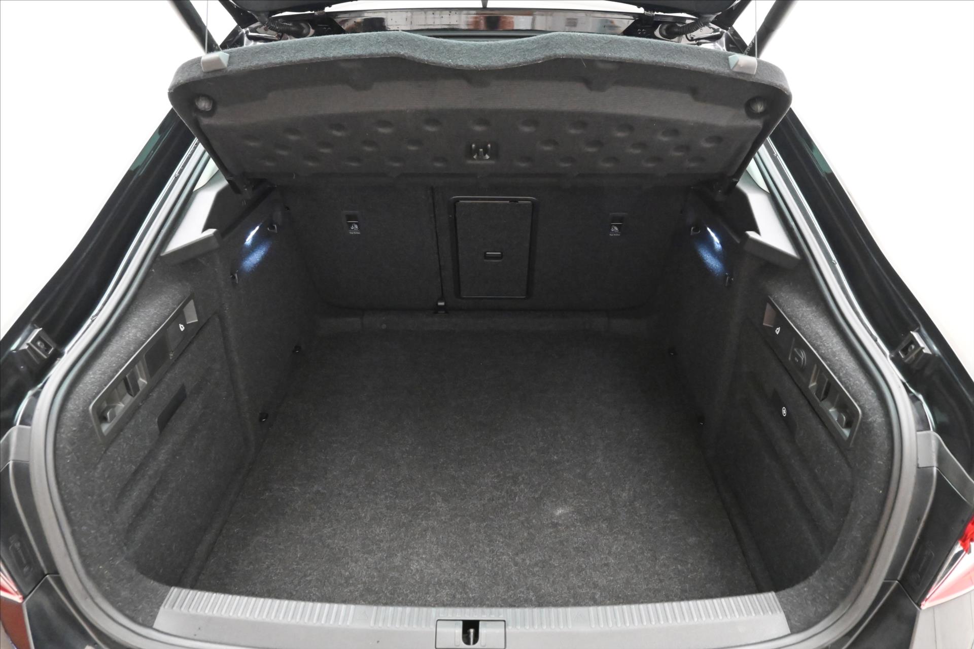 Main photo of the car Skoda Superb 2.0 TDI 110 kW Style Warranty up to 5 years (10)