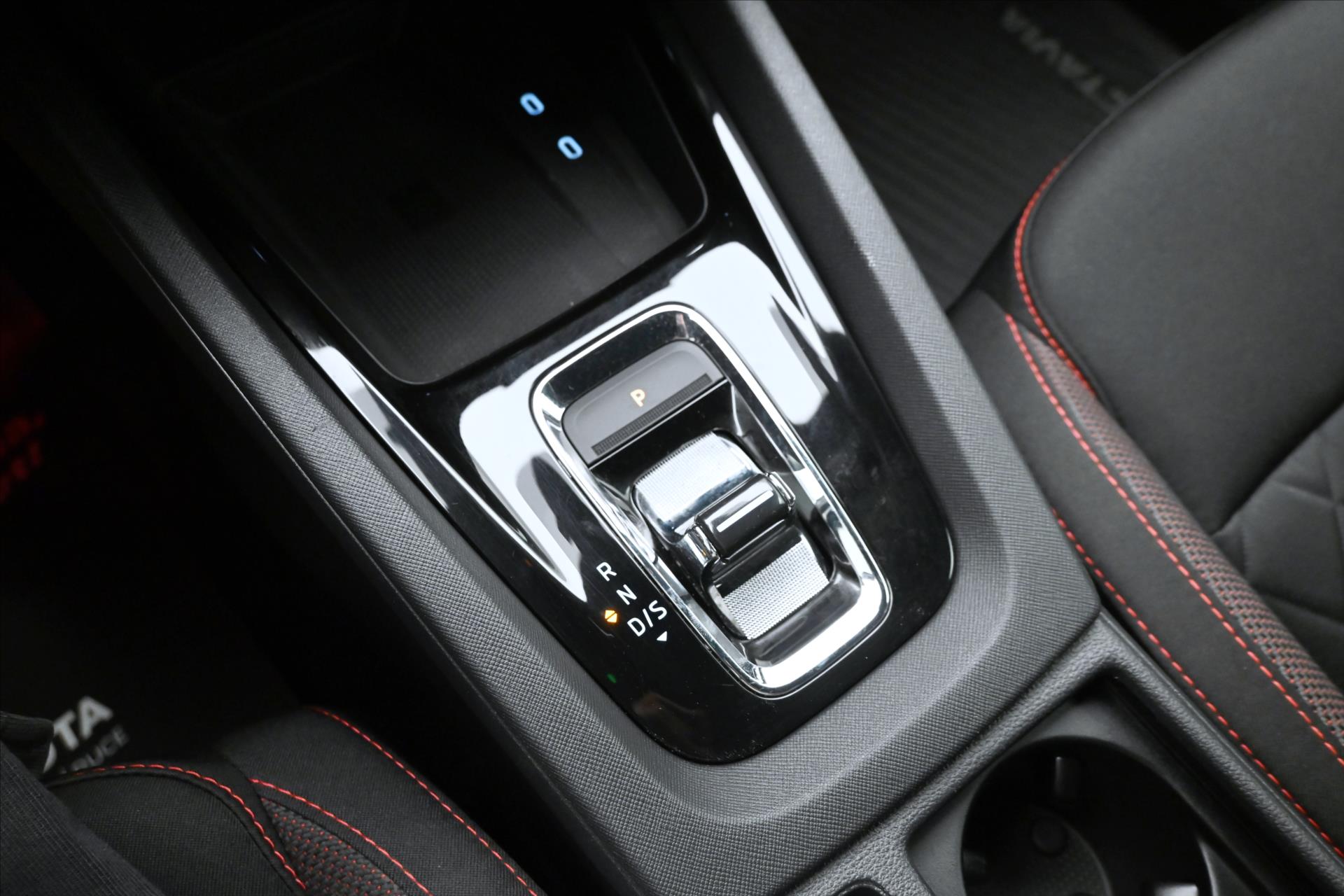 Main photo of the car Skoda Octavia 2,0 TDI RS 147kW DSG Záruka až 5 let (23)