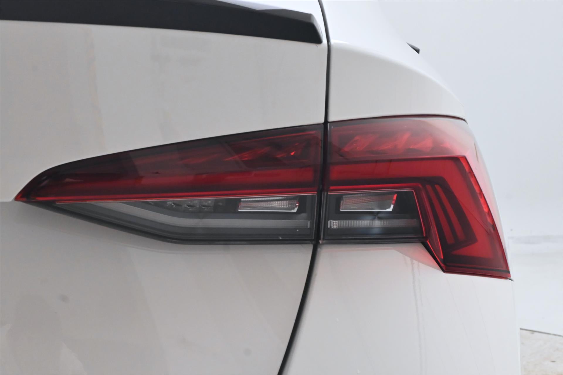 Main photo of the car Skoda Octavia 2,0 TDI RS 147kW DSG Záruka až 5 let (31)