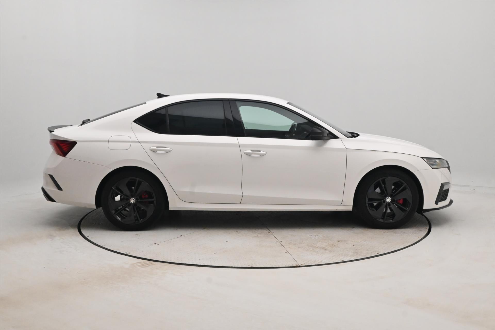 Main photo of the car Skoda Octavia 2,0 TDI RS 147kW DSG Záruka až 5 let (4)
