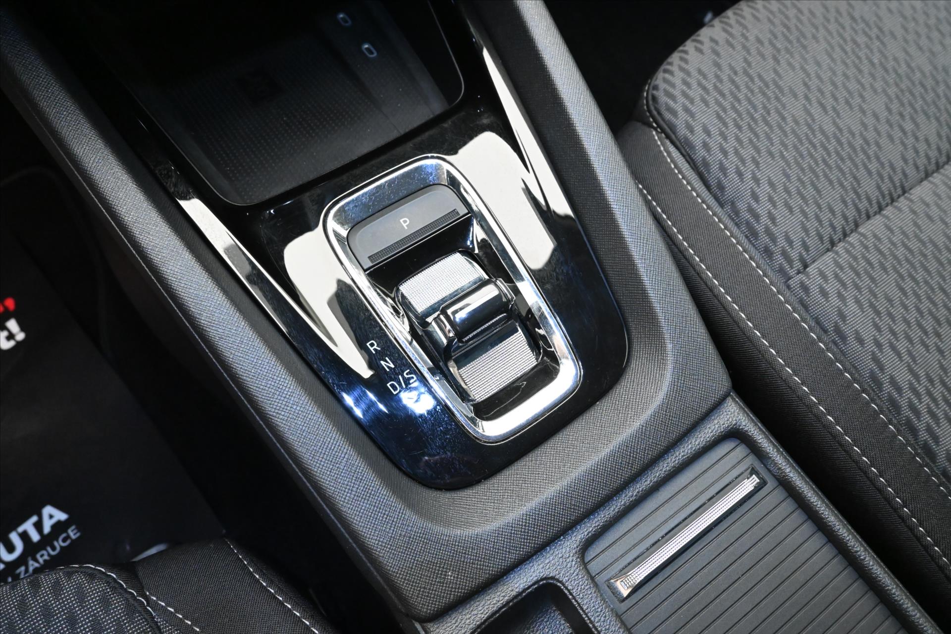 Hlavní fotografie vozu Škoda Octavia 2,0 TDI 110 kW DSG Style Záruka až 5 let (23)