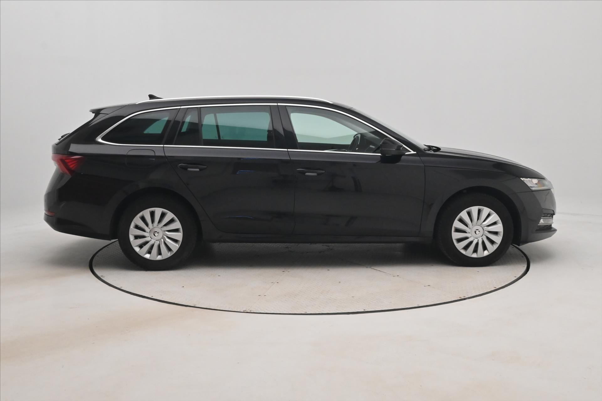 Hlavní fotografie vozu Škoda Octavia 2,0 TDI 110 kW DSG Style Záruka až 5 let (4)