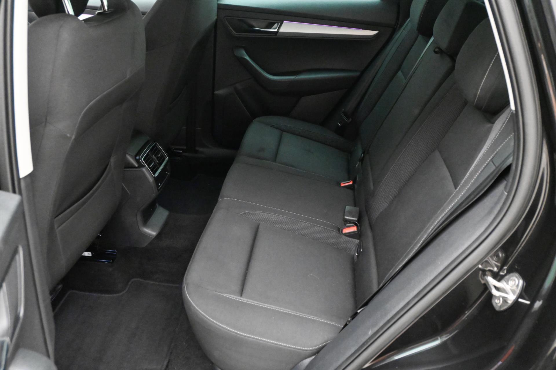 Hlavní fotografie vozu Škoda Karoq 2,0 TDI 85 kW Clever NAVI Záruka až 5 let (15)