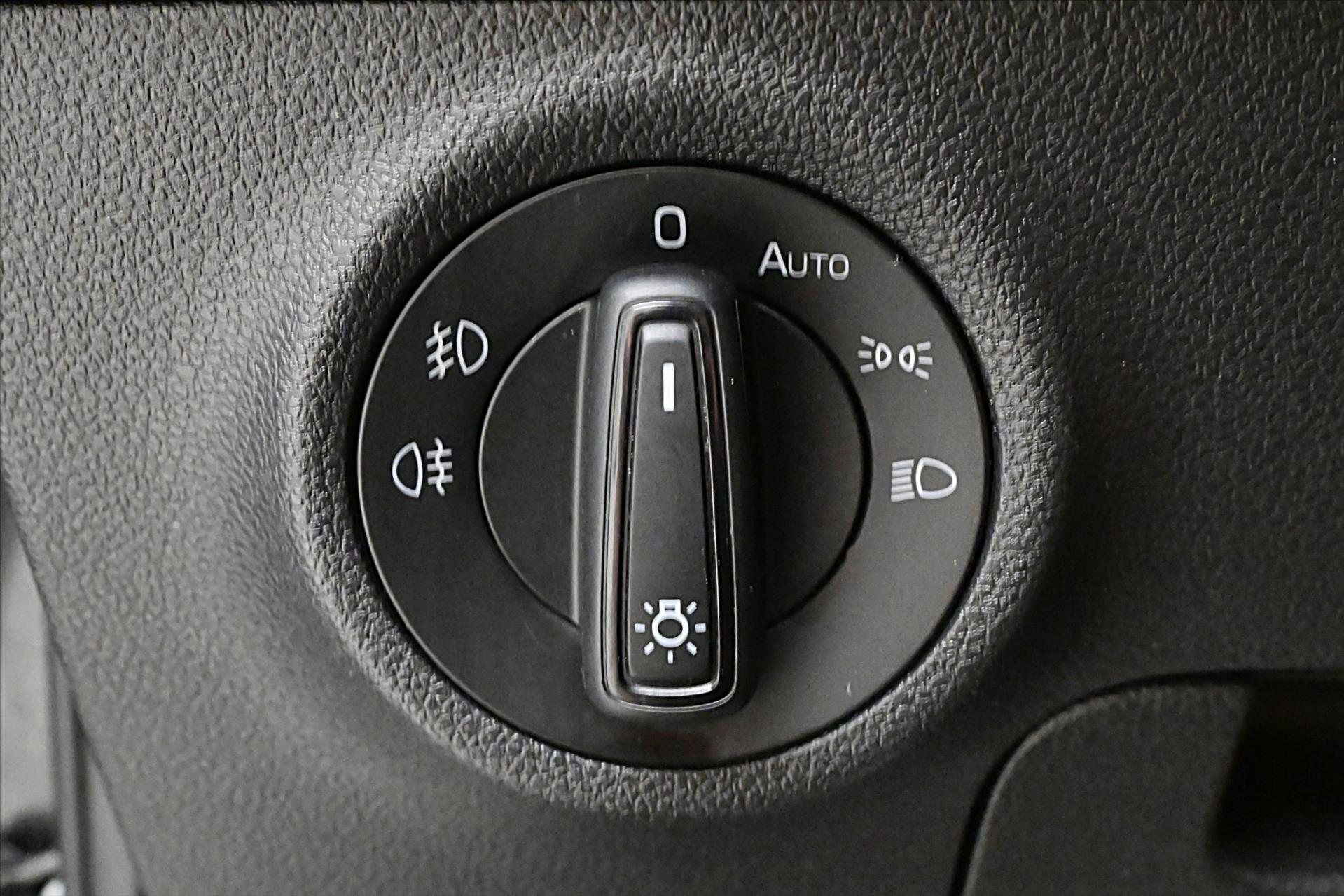 Hlavní fotografie vozu Škoda Karoq 2,0 TDI 85 kW Clever NAVI Záruka až 5 let (28)