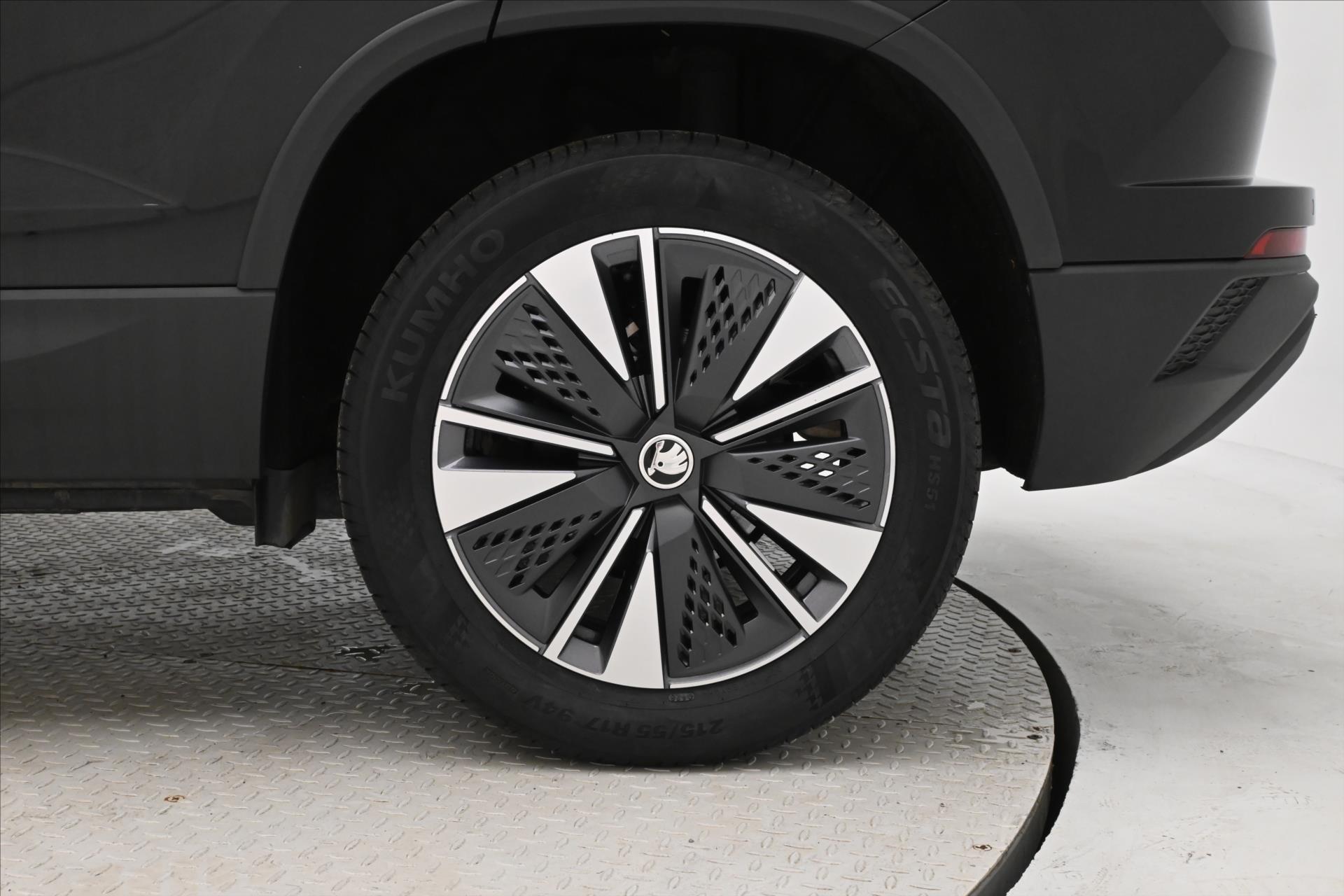 Hlavní fotografie vozu Škoda Karoq 2,0 TDI 85 kW Clever NAVI Záruka až 5 let (32)