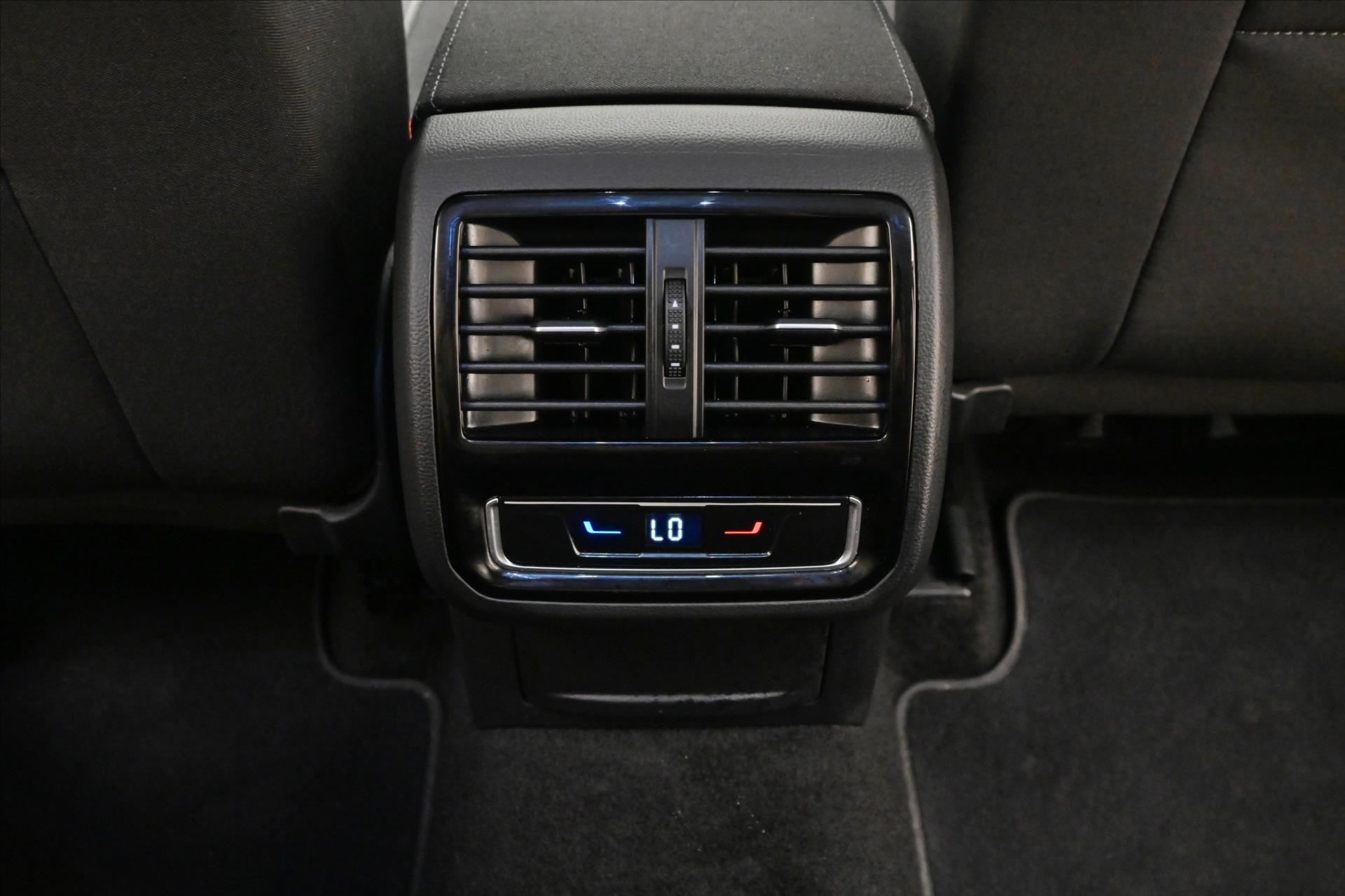 Hlavní fotografie vozu Volkswagen Passat 1,5 TSI 110 kW DSG Business Záruka až 5 let (22)