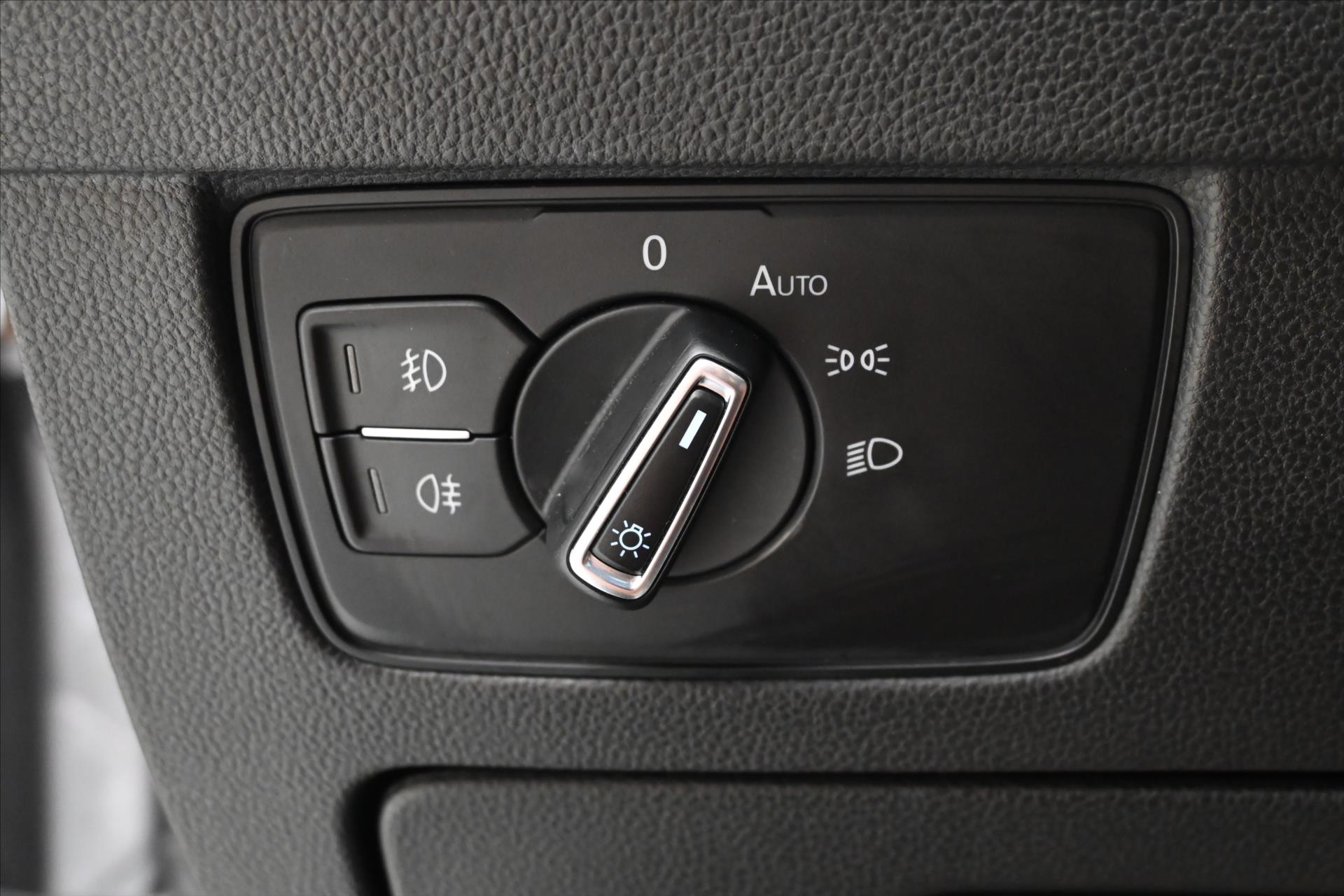 Hlavní fotografie vozu Volkswagen Passat 1,5 TSI 110 kW DSG Business Záruka až 5 let (27)
