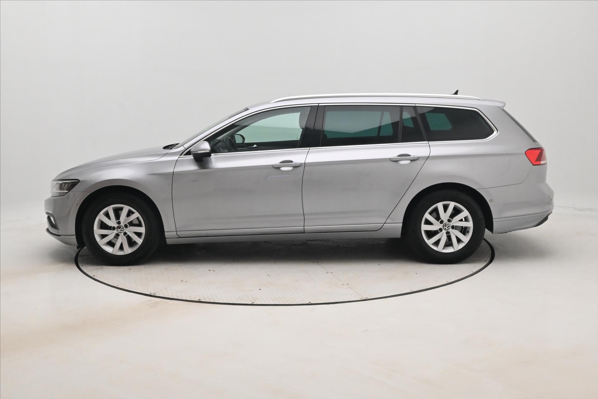 Hlavní fotografie vozu Volkswagen Passat 1,5 TSI 110 kW DSG Business Záruka až 5 let (8)