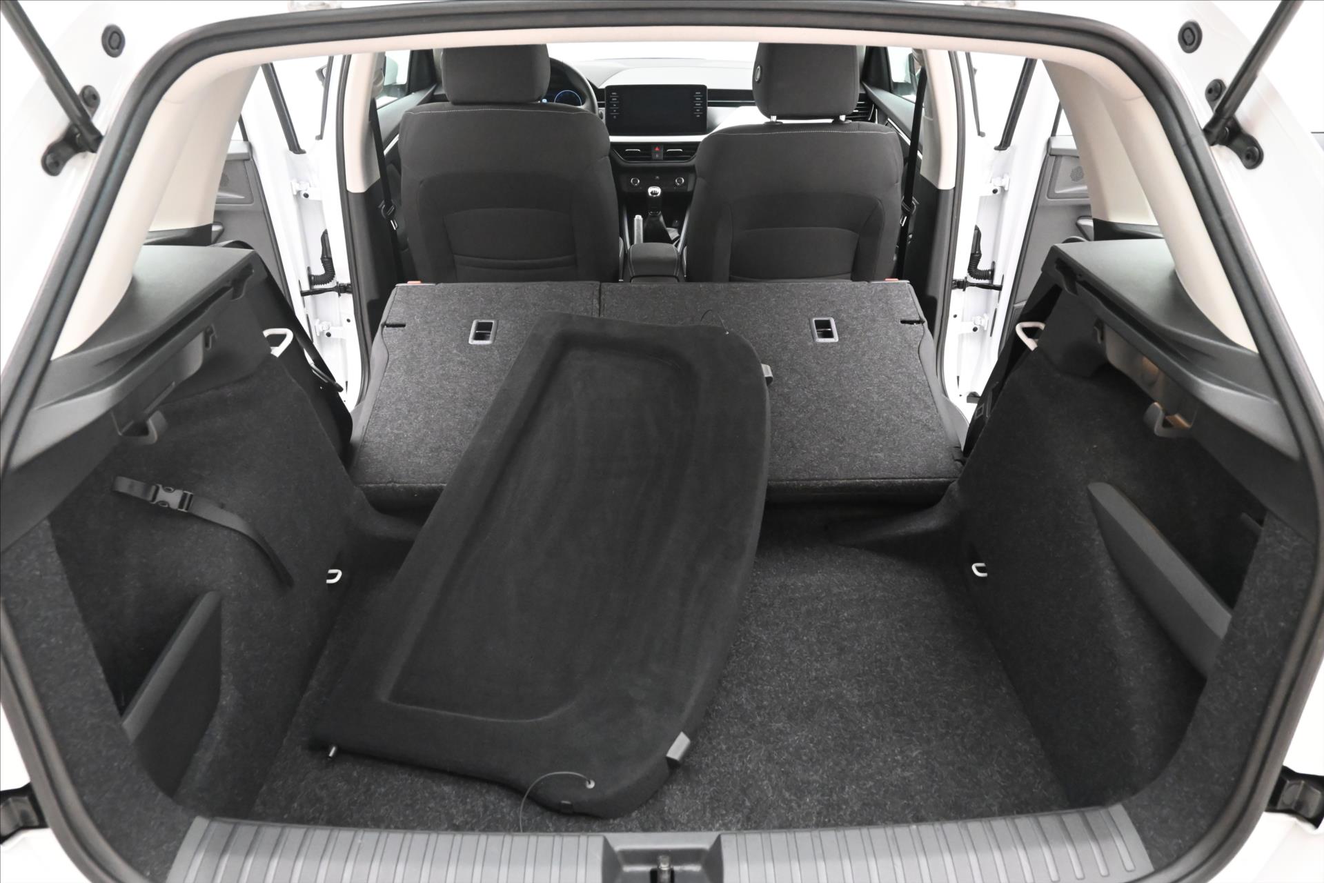 Hlavní fotografie vozu Škoda Kamiq 1,0 TSI 81 kW VIRTUAL NAVI Záruka až 5 let (12)