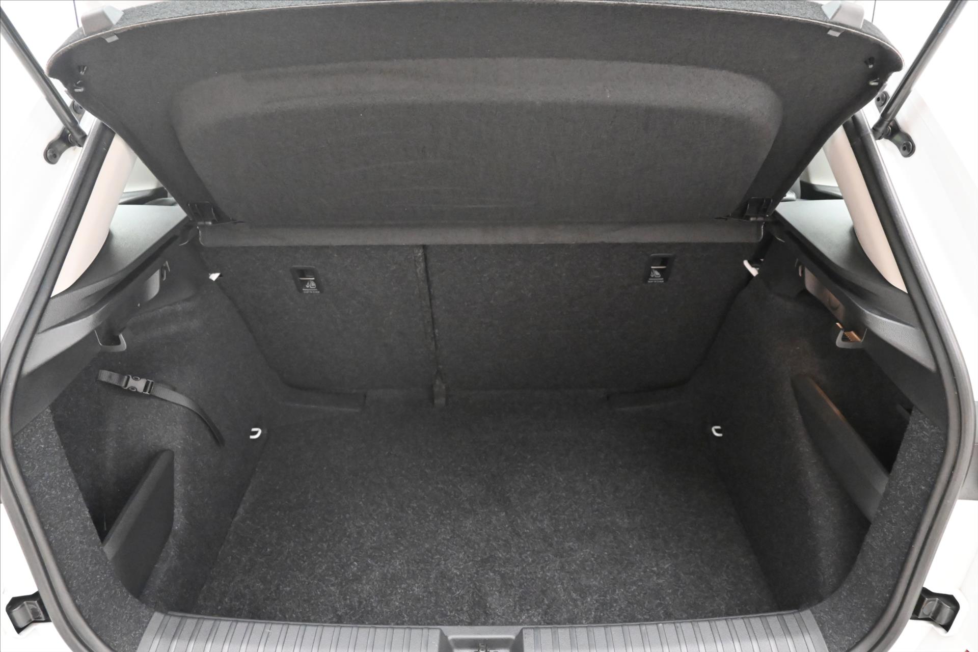 Hlavní fotografie vozu Škoda Kamiq 1,0 TSI 81kW Ambition Záruka až 5 let (10)