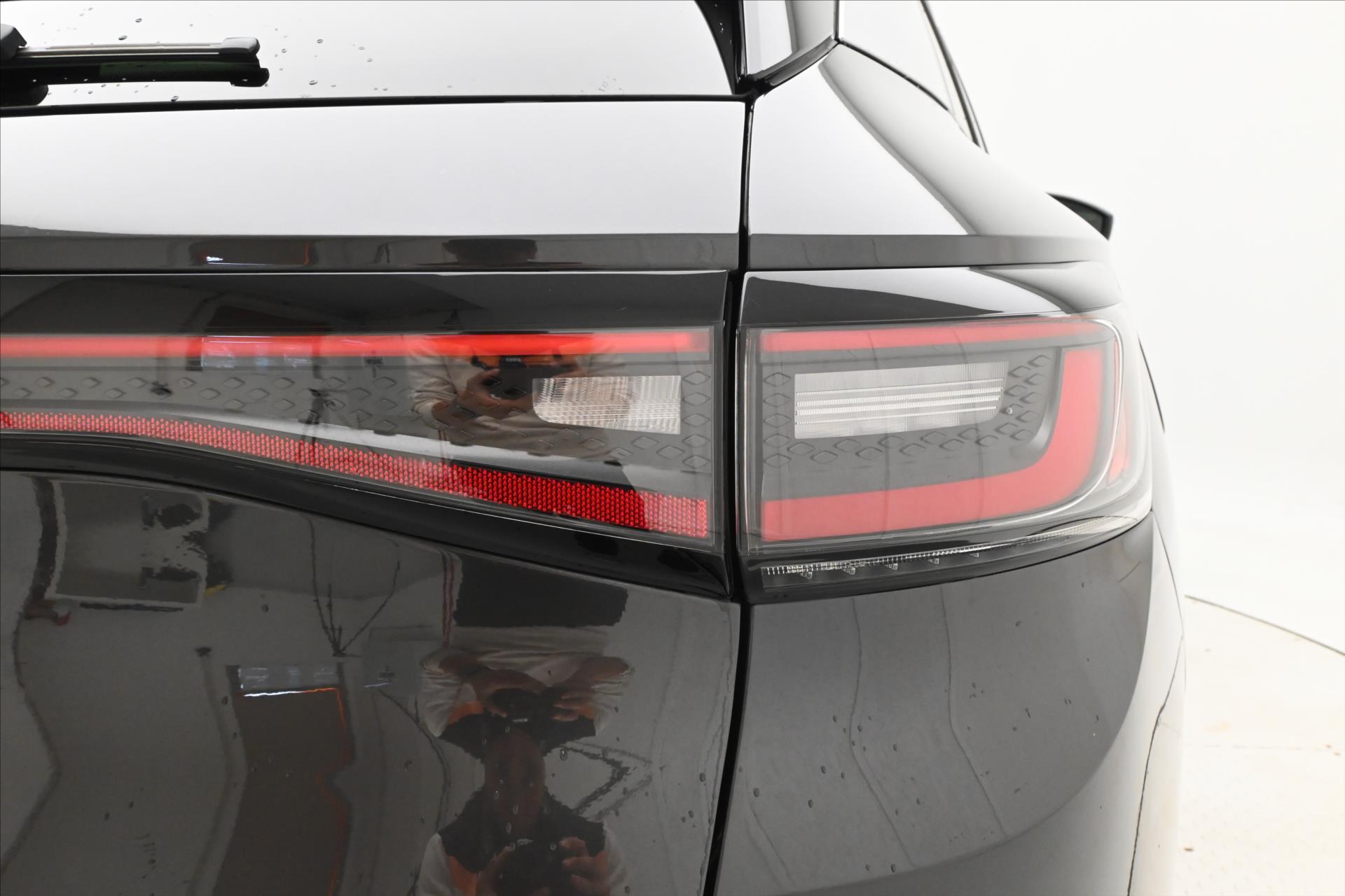 Hlavní fotografie vozu Volkswagen ID.4 150kW 77kWh Pro Performance Záruka až 3 roky (28)
