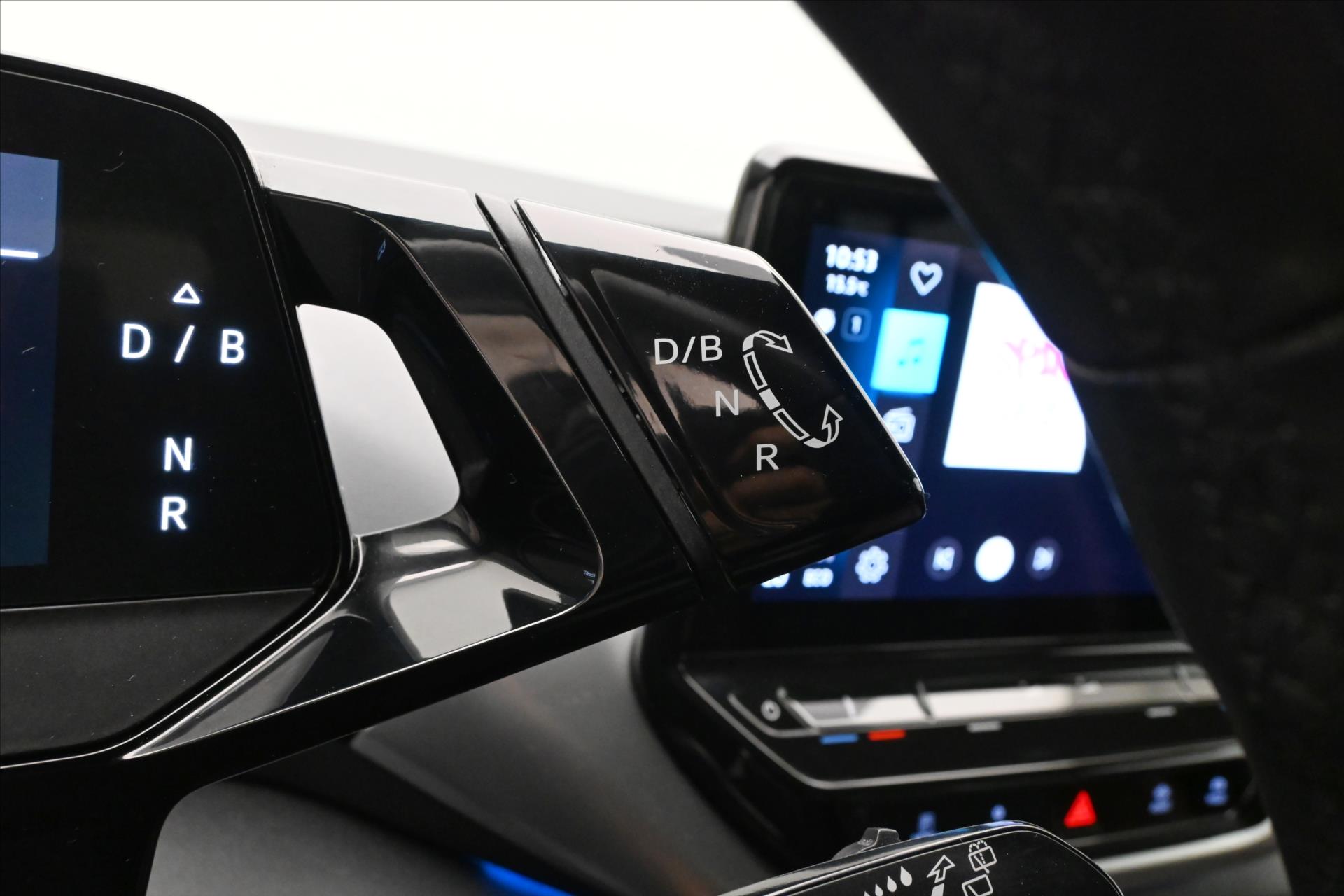 Hlavní fotografie vozu Volkswagen ID.4 Pro Performance 150kW 77kWh Záruka až 3 roky (22)