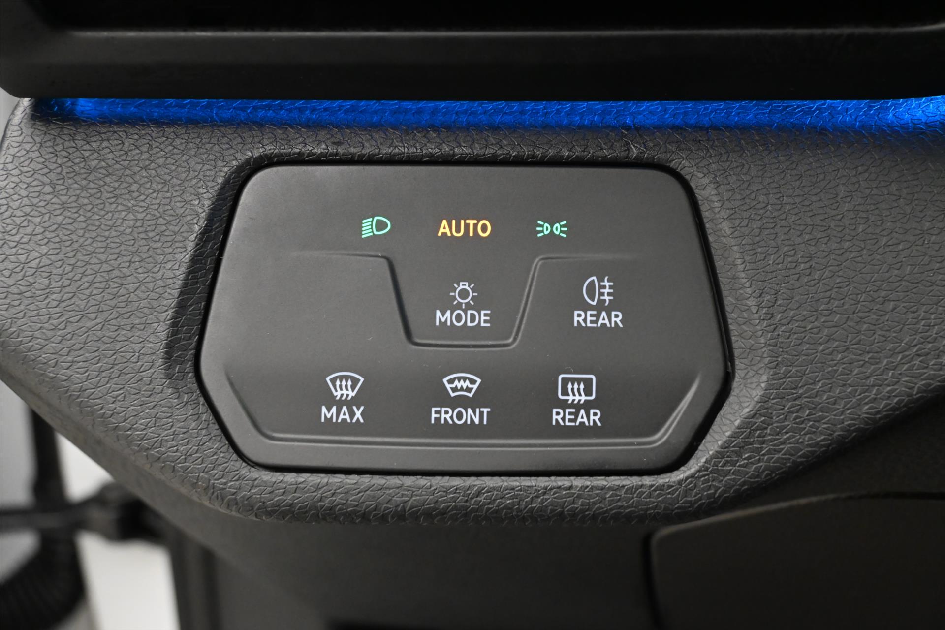 Hlavní fotografie vozu Volkswagen ID.4 Pro Performance 150kW 77kWh Záruka až 3 roky (26)