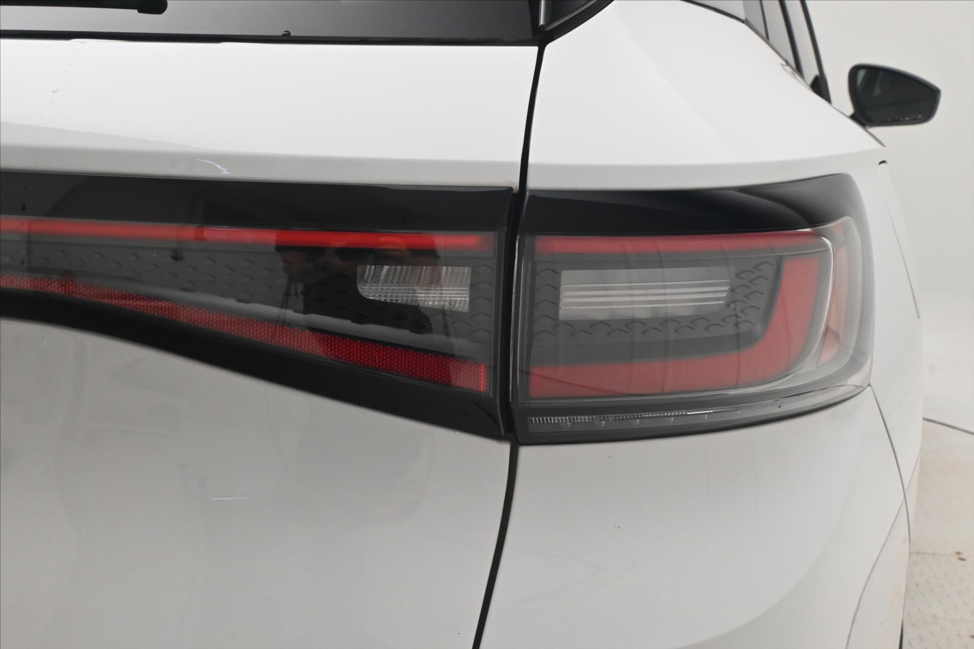 Hlavní fotografie vozu Volkswagen ID.4 Pro Performance 150kW 77kWh Záruka až 3 roky (29)