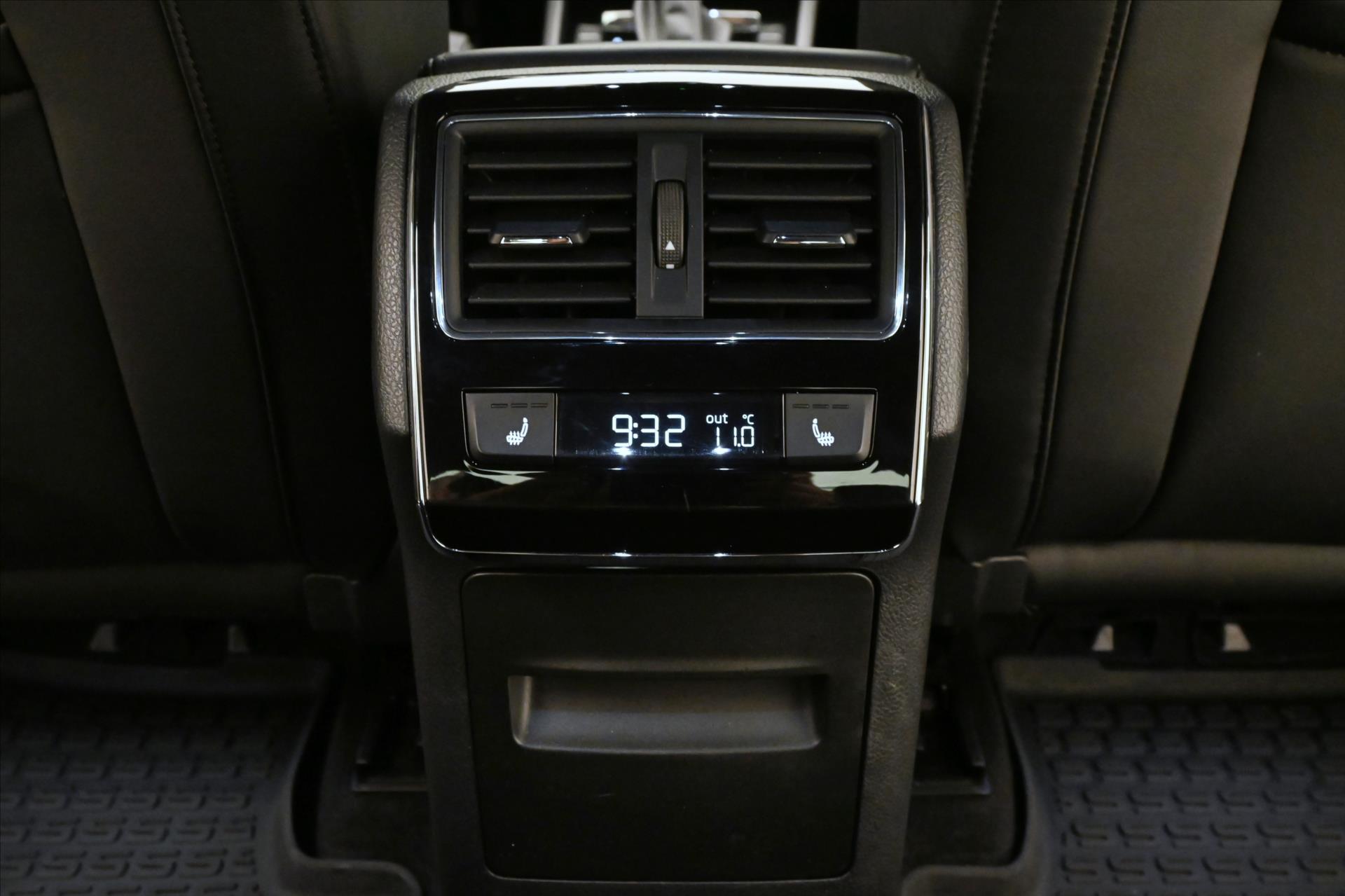 Hlavní fotografie vozu Škoda Superb 2,0 TDI 147 kW DSG L&K 4x4 Záruka až 5 let (22)