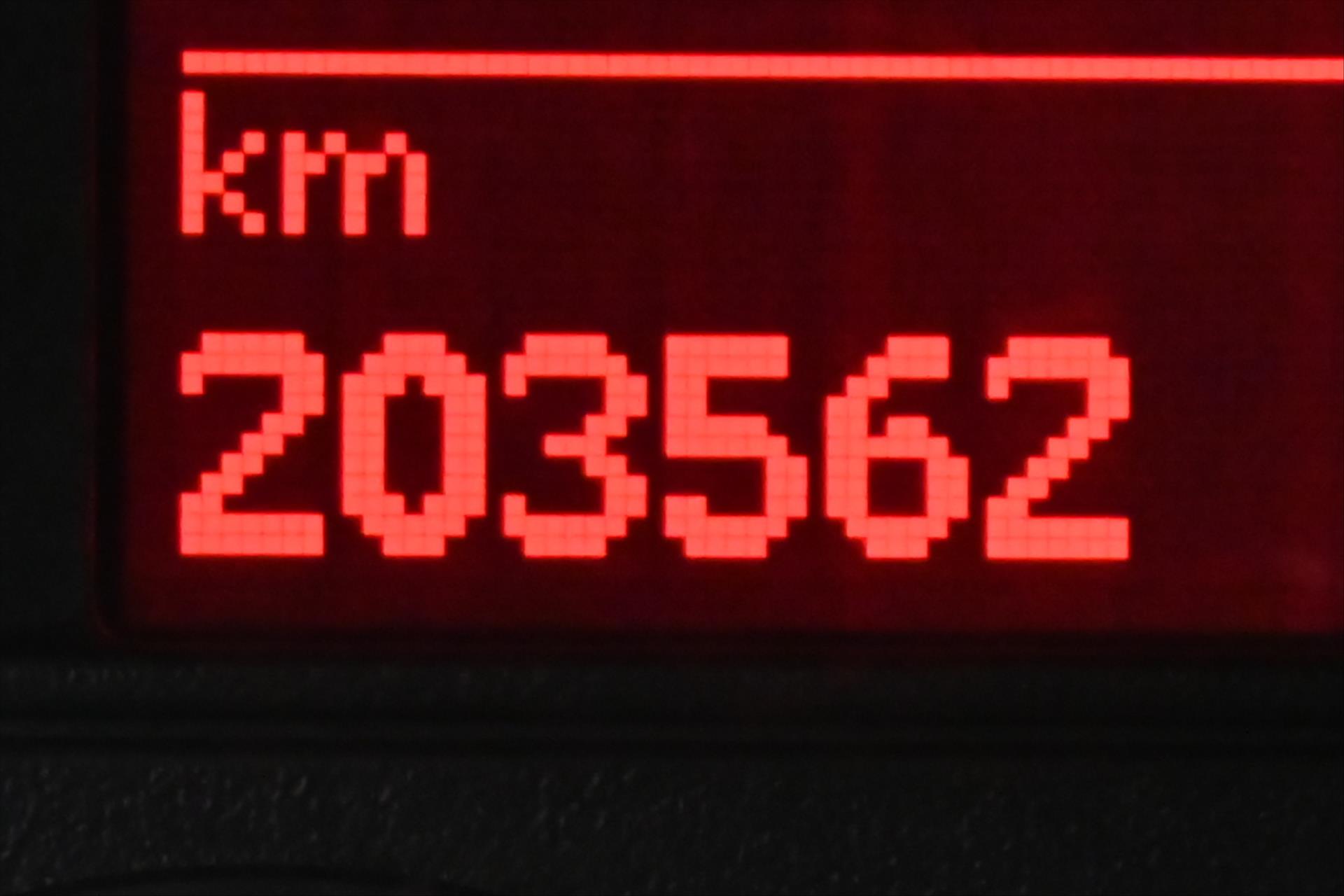 Hlavní fotografie vozu Volkswagen Golf 2,0 TDI 103 kW DSG Trend (17)