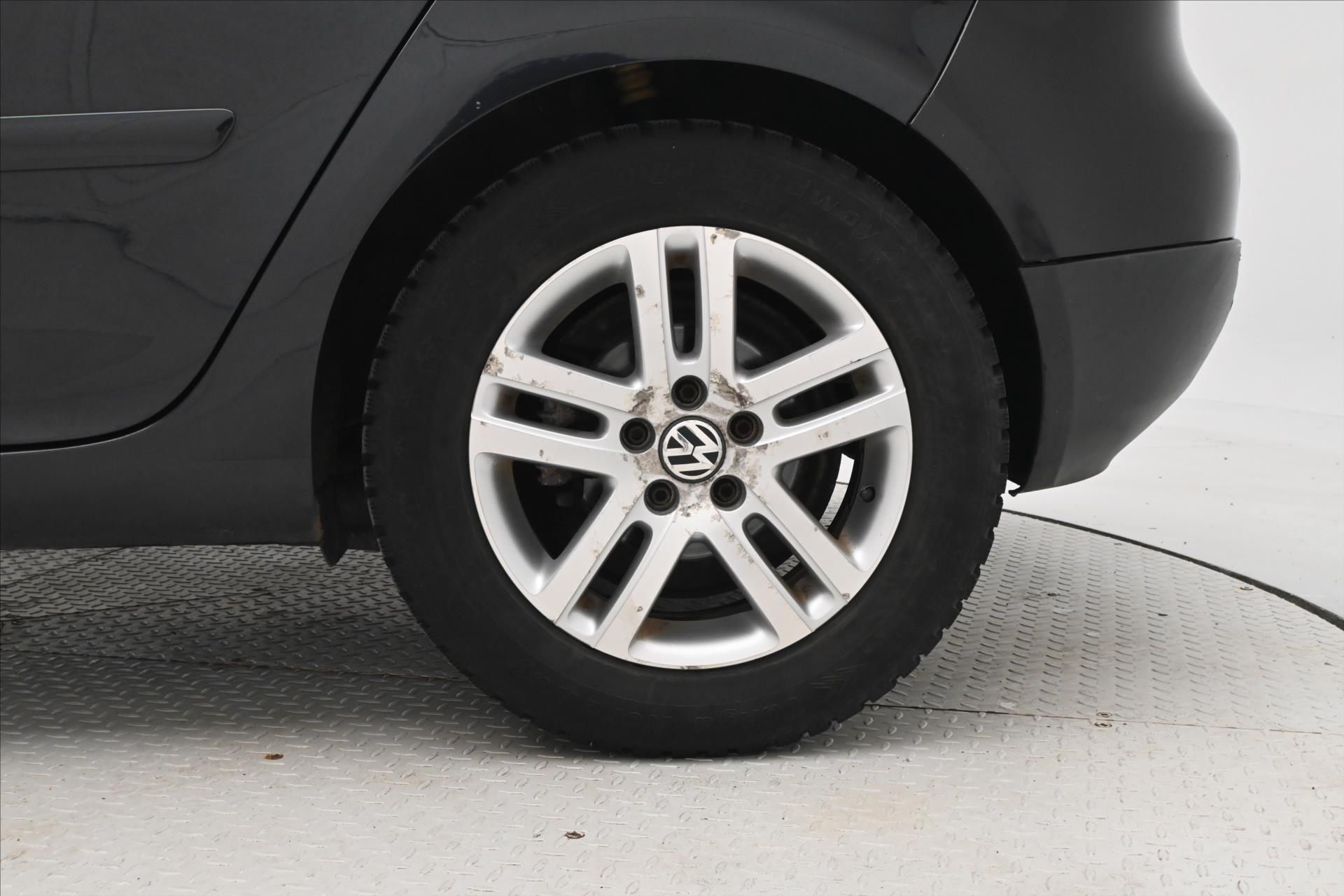 Hlavní fotografie vozu Volkswagen Golf 2,0 TDI 103 kW DSG Trend (29)