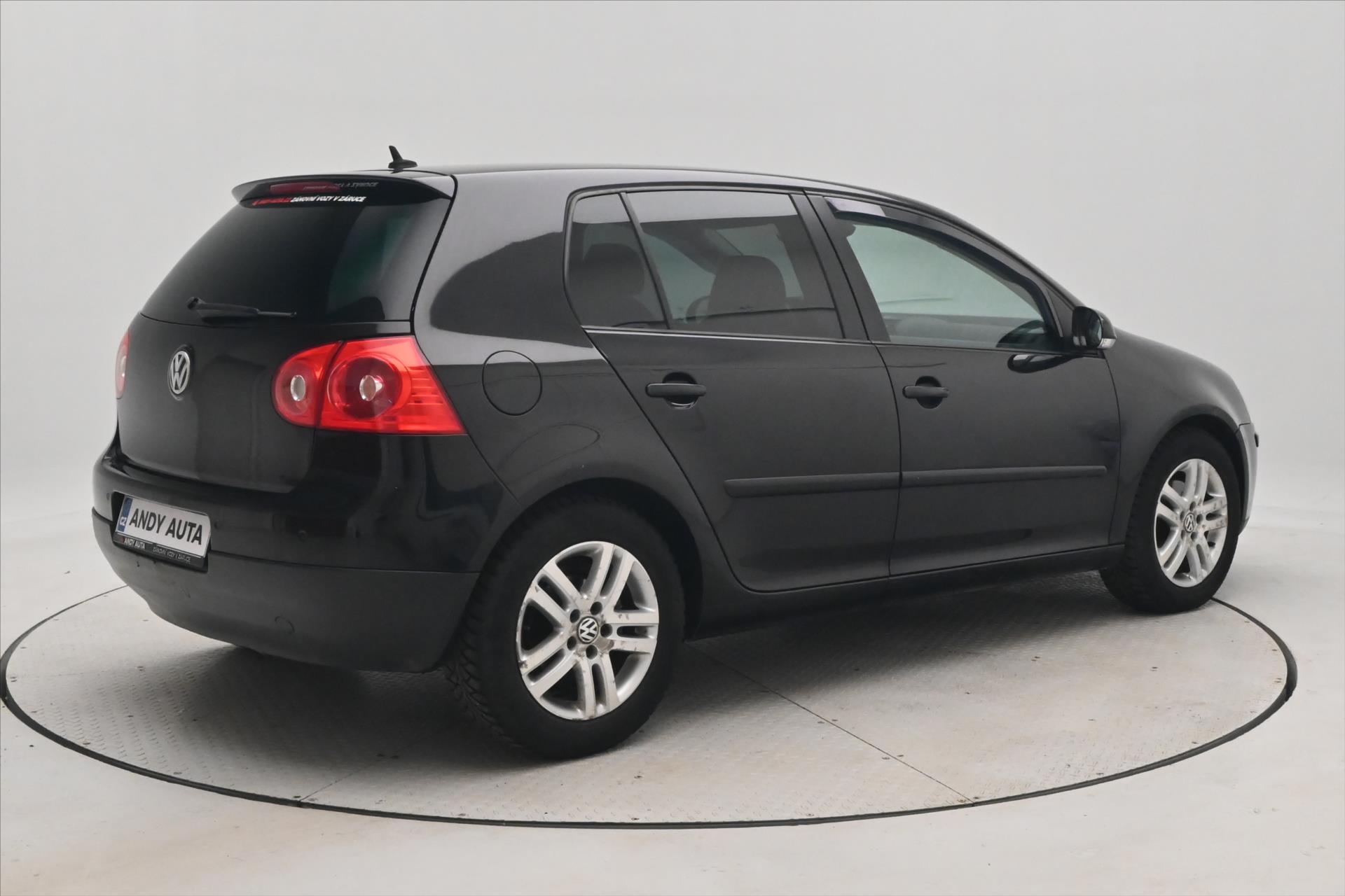 Hlavní fotografie vozu Volkswagen Golf 2,0 TDI 103 kW DSG Trend (5)