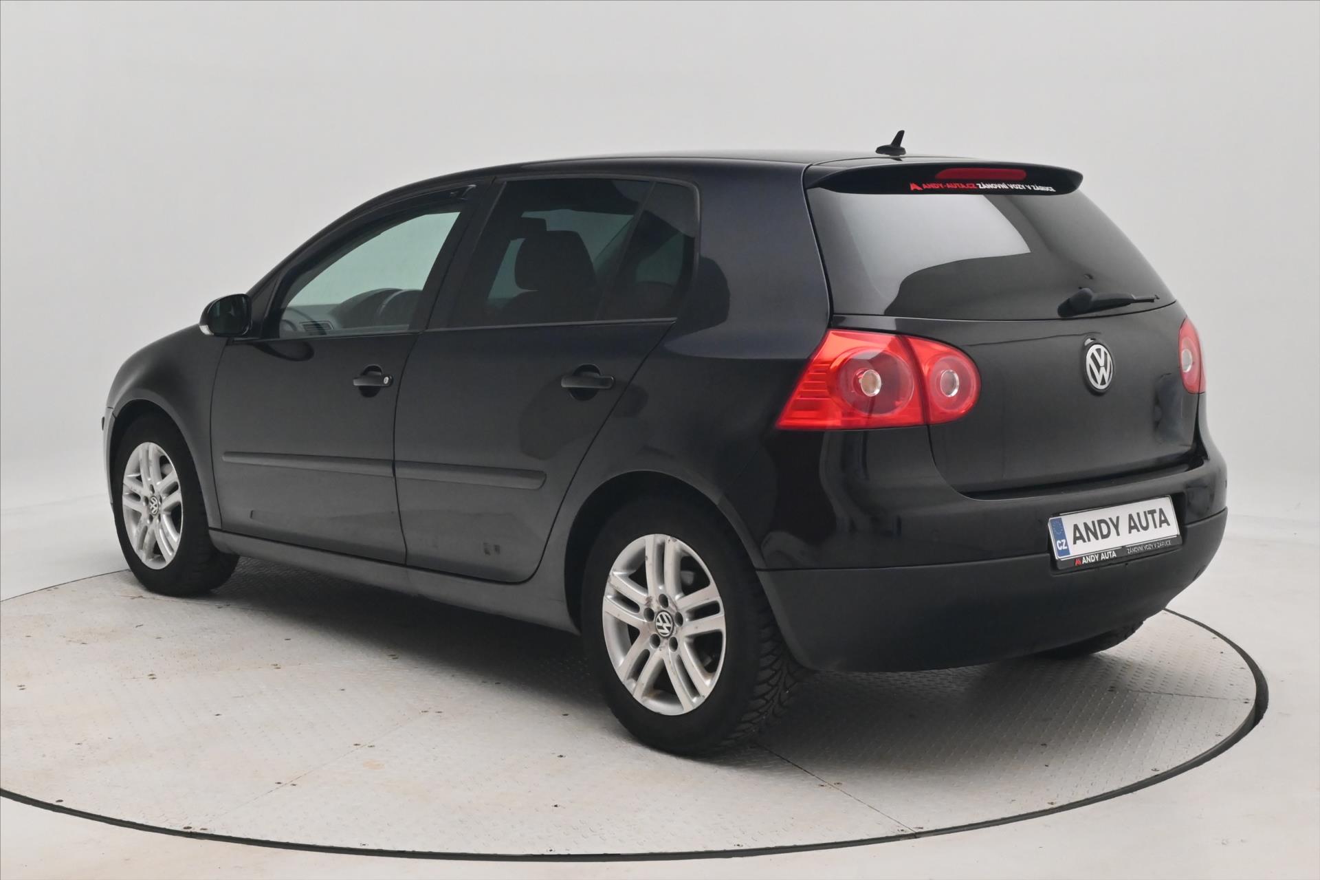 Hlavní fotografie vozu Volkswagen Golf 2,0 TDI 103 kW DSG Trend (7)