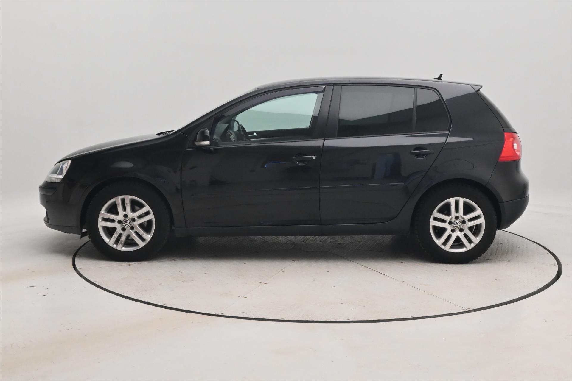 Hlavní fotografie vozu Volkswagen Golf 2,0 TDI 103 kW DSG Trend (8)
