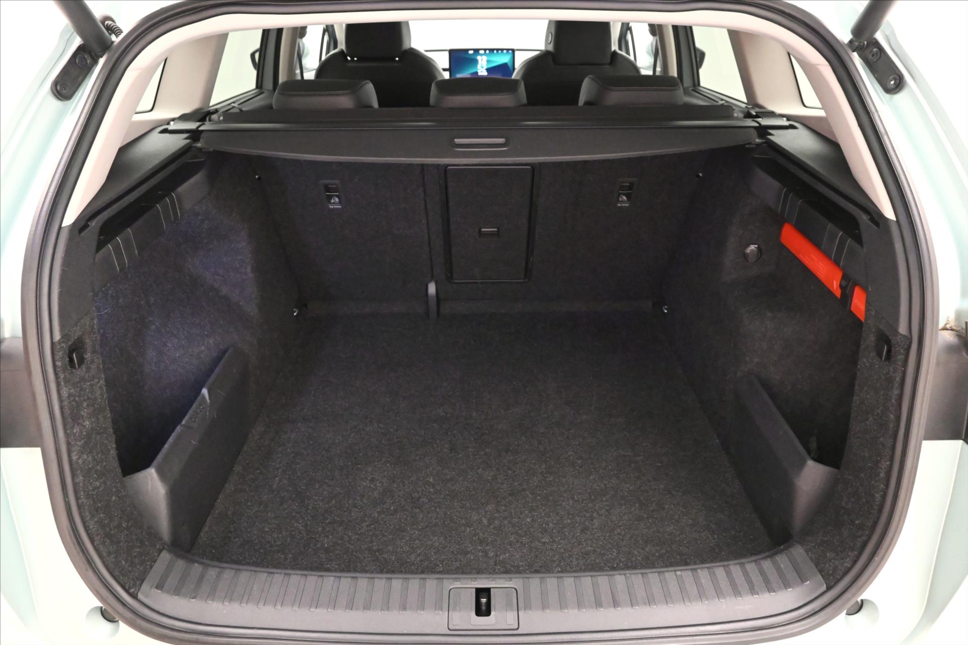 Main photo of the car Skoda Enyaq iV 60 132 kW 58kWh SoH 87% Warranty up to 3 years (10)