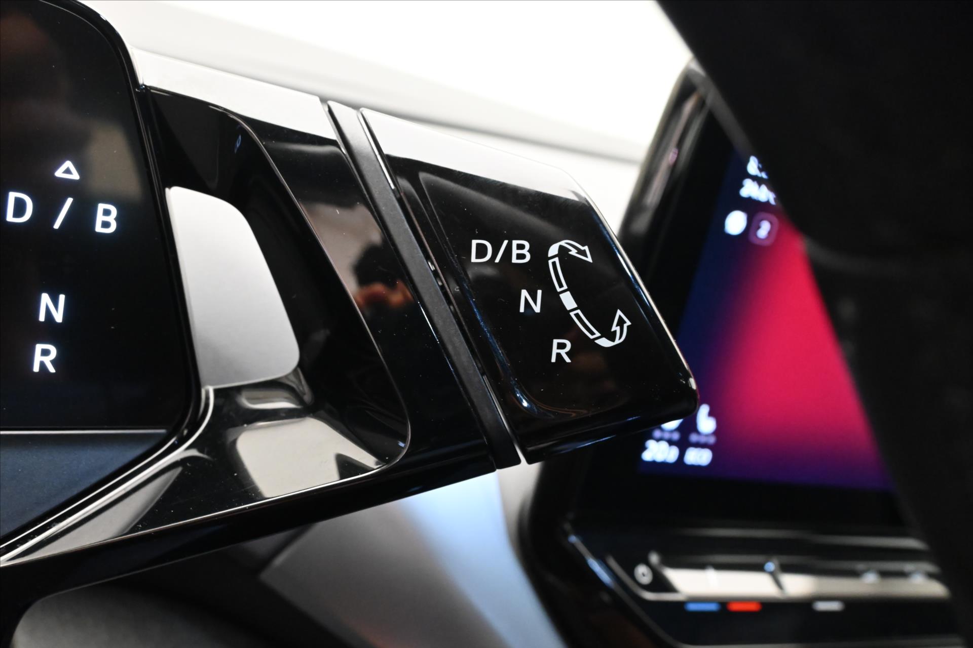 Main photo of the car Volkswagen Id.4 Pro Performance 150kW 77kWh Warranty up to 3 years (21)