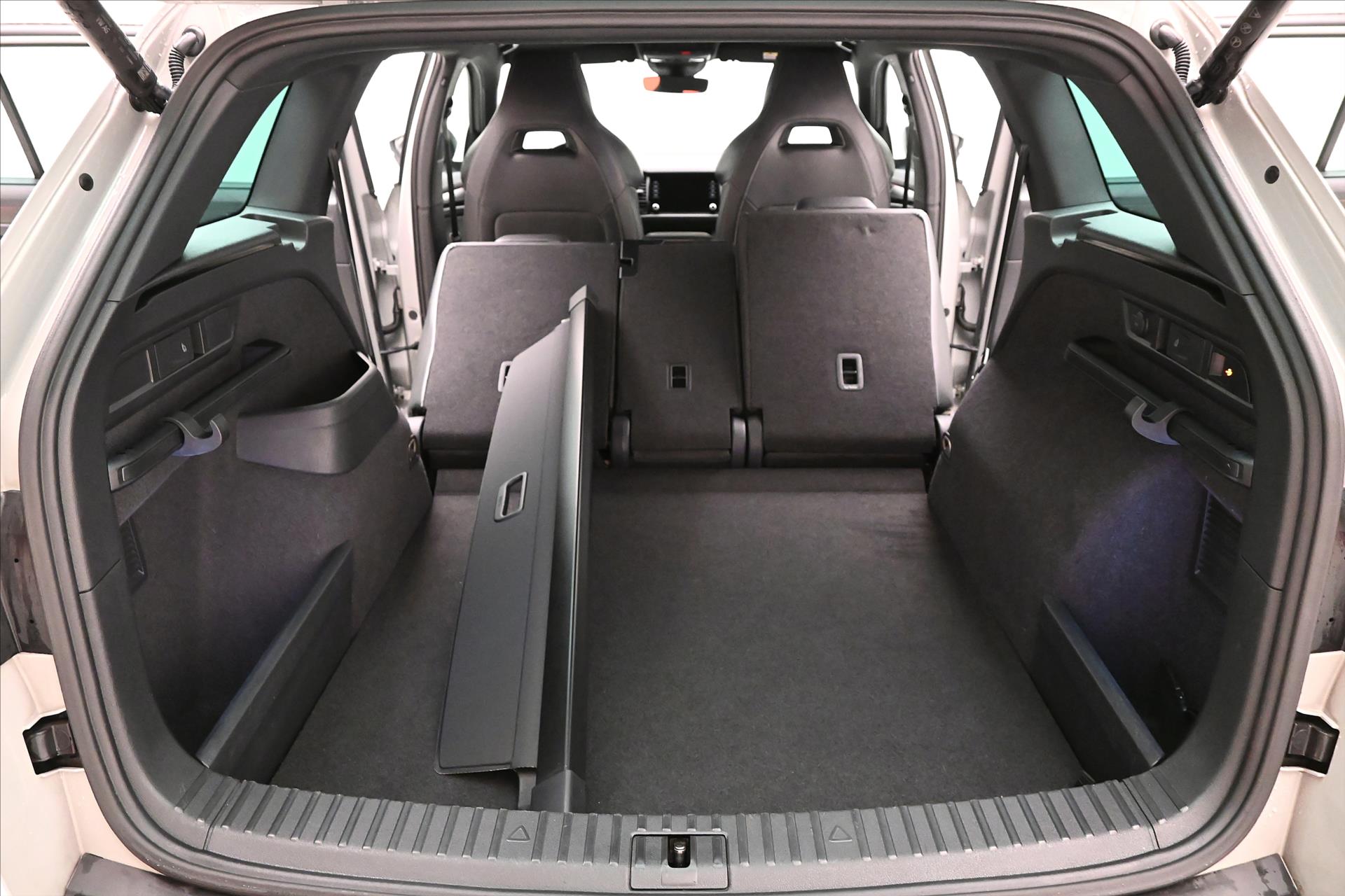 Main photo of the car Skoda Kodiaq 1,5 TSI 110kW SportLine DSG Záruka až 5 let (11)