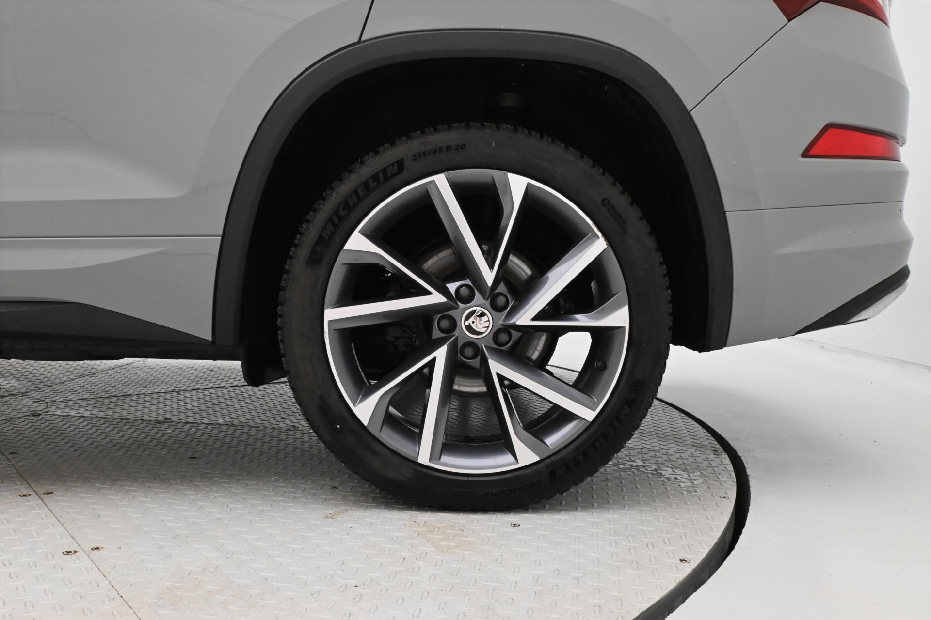 Main photo of the car Skoda Kodiaq 1,5 TSI 110kW SportLine DSG Záruka až 5 let (33)