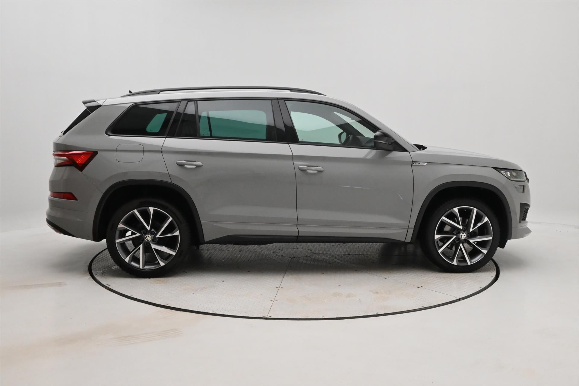 Main photo of the car Skoda Kodiaq 1,5 TSI 110kW SportLine DSG Záruka až 5 let (4)