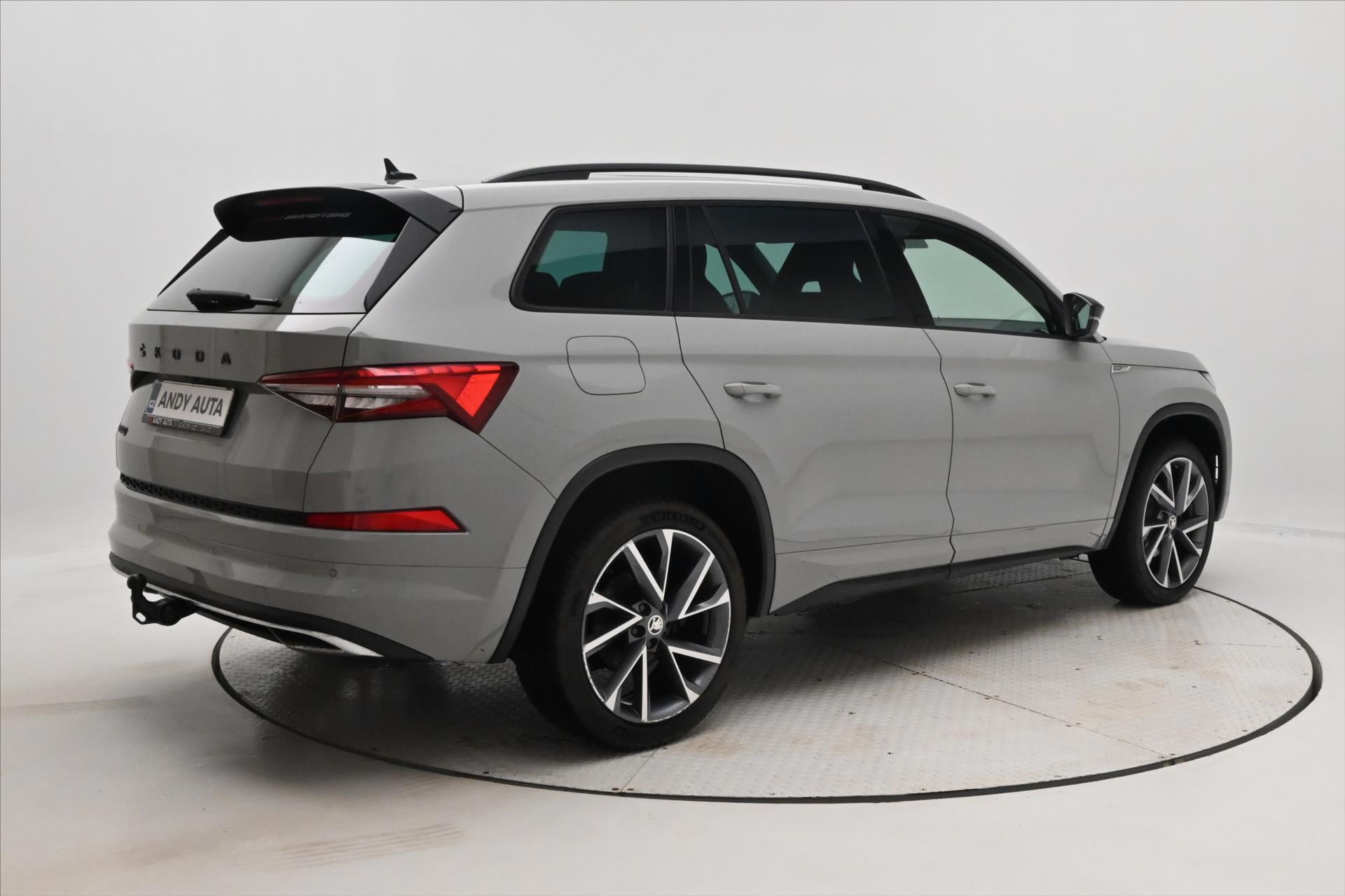 Main photo of the car Skoda Kodiaq 1,5 TSI 110kW SportLine DSG Záruka až 5 let (5)