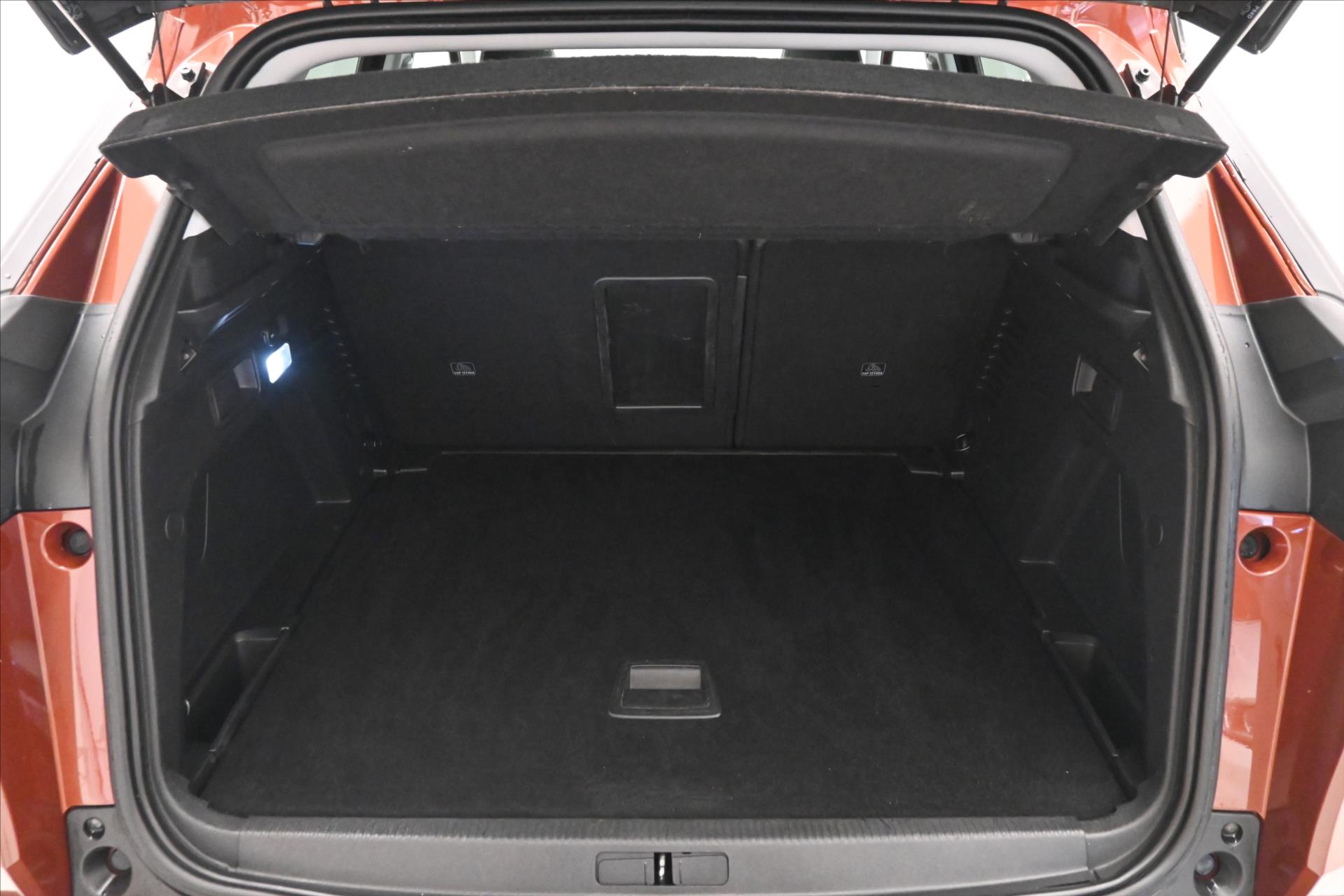 Hlavní fotografie vozu Peugeot 3008 1,6 HDI 88kW Allure Panorama Záruka až 5 let (10)