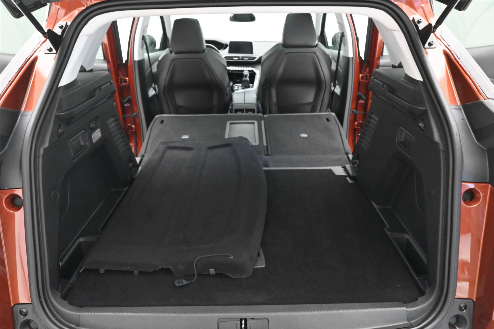 Hlavní fotografie vozu Peugeot 3008 1,6 HDI 88kW Allure Panorama Záruka až 5 let (11)