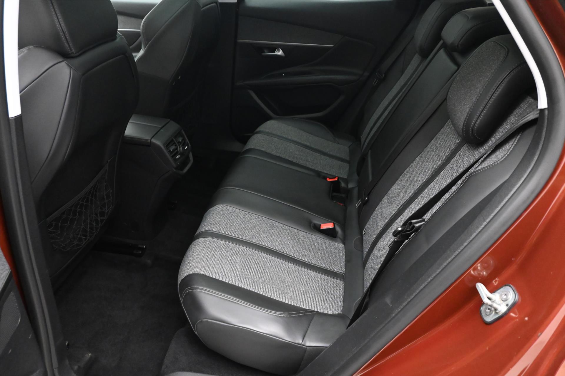 Hlavní fotografie vozu Peugeot 3008 1,6 HDI 88kW Allure Panorama Záruka až 5 let (14)