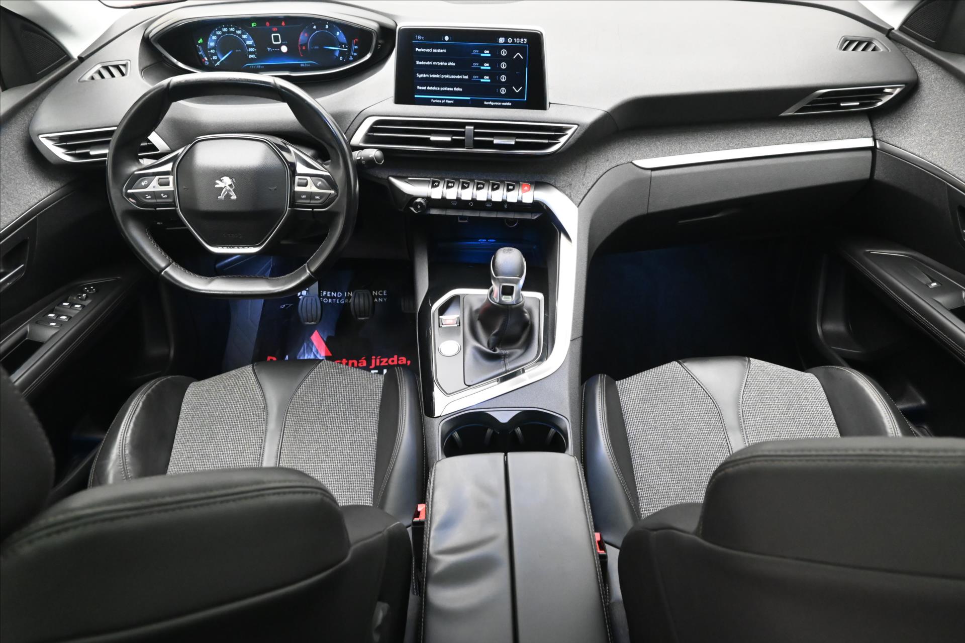 Hlavní fotografie vozu Peugeot 3008 1,6 HDI 88kW Allure Panorama Záruka až 5 let (15)