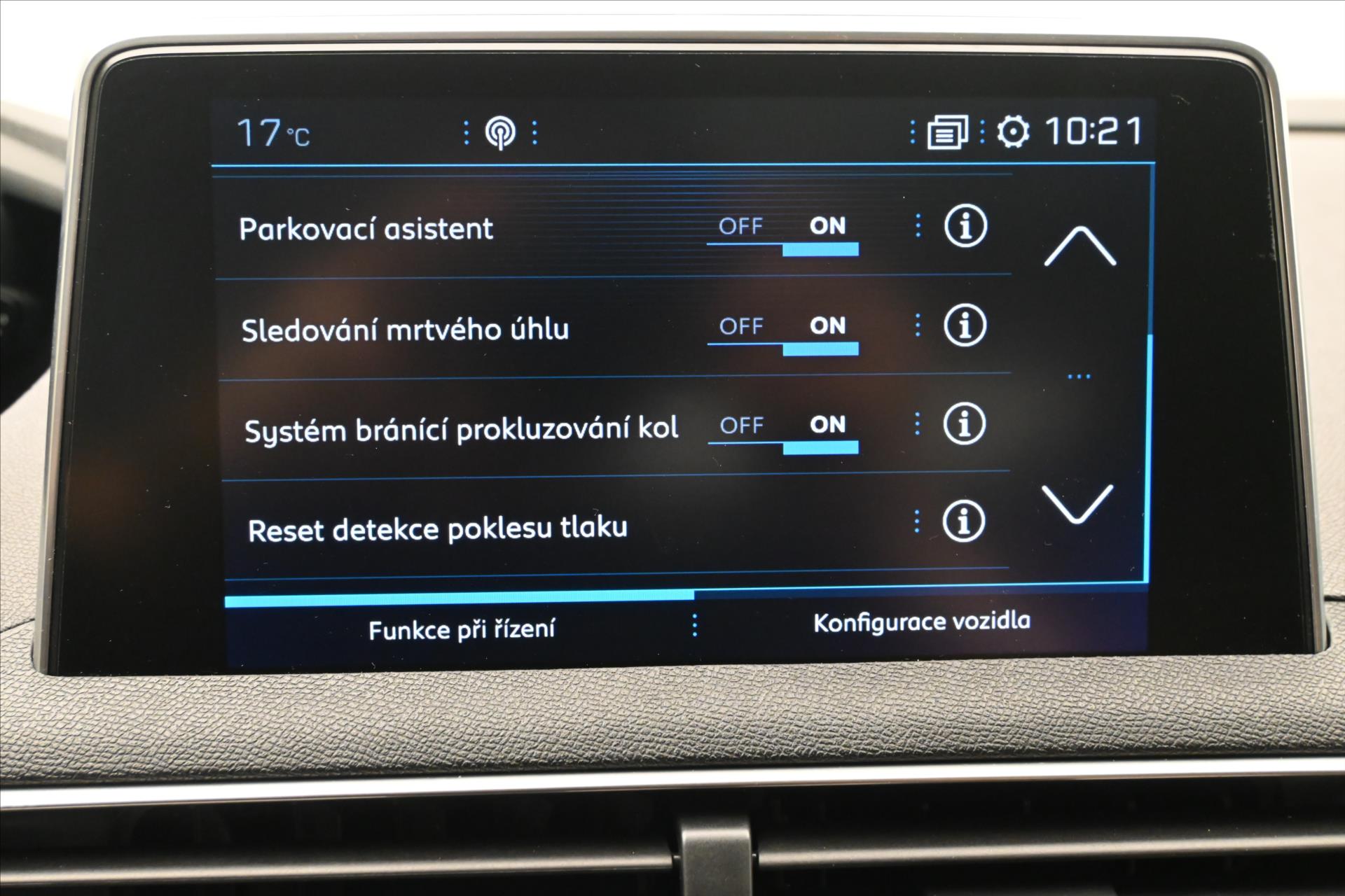 Hlavní fotografie vozu Peugeot 3008 1,6 HDI 88kW Allure Panorama Záruka až 5 let (21)