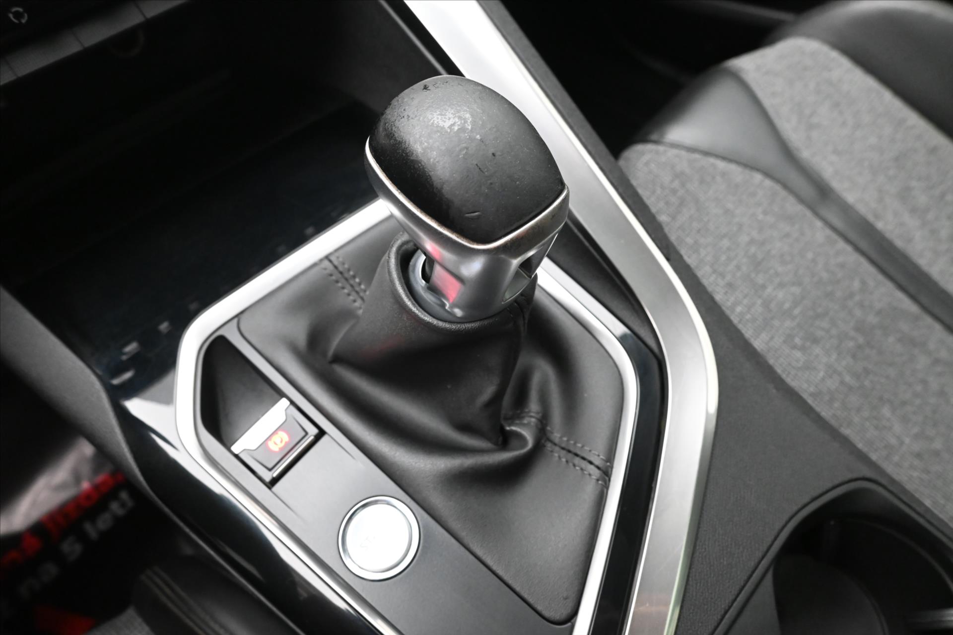 Hlavní fotografie vozu Peugeot 3008 1,6 HDI 88kW Allure Panorama Záruka až 5 let (23)