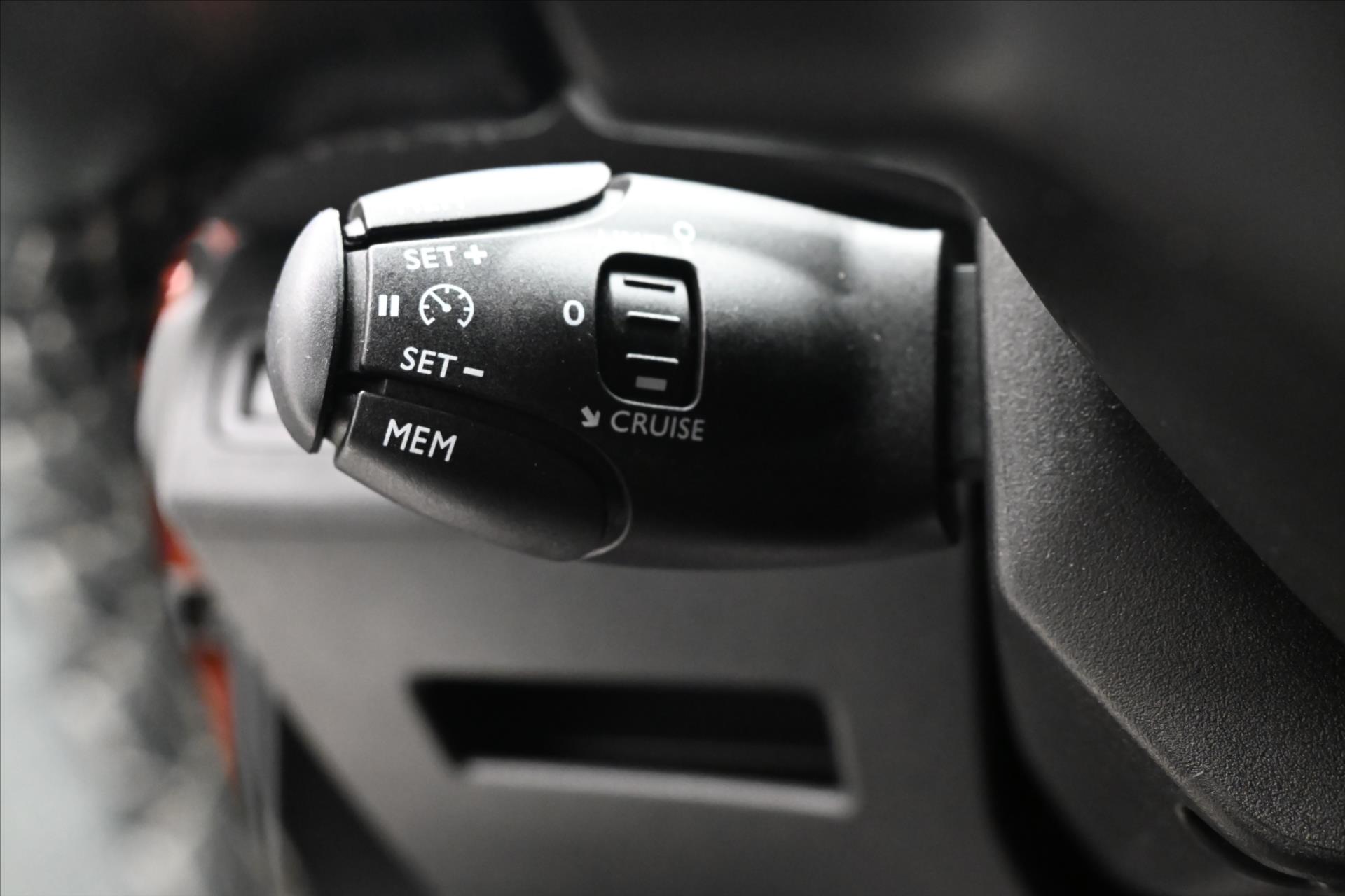 Hlavní fotografie vozu Peugeot 3008 1,6 HDI 88kW Allure Panorama Záruka až 5 let (24)