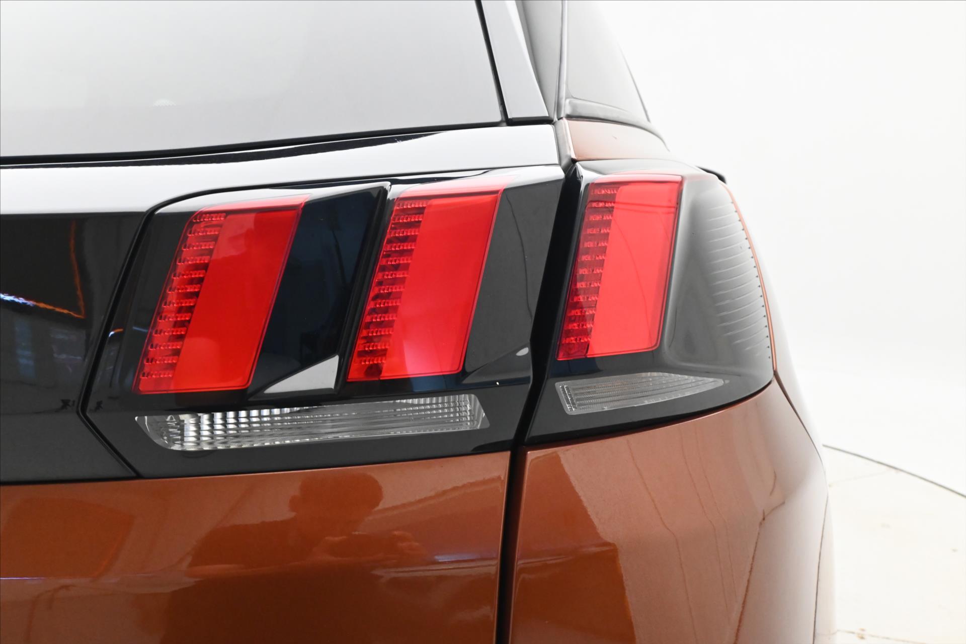 Hlavní fotografie vozu Peugeot 3008 1,6 HDI 88kW Allure Panorama Záruka až 5 let (31)