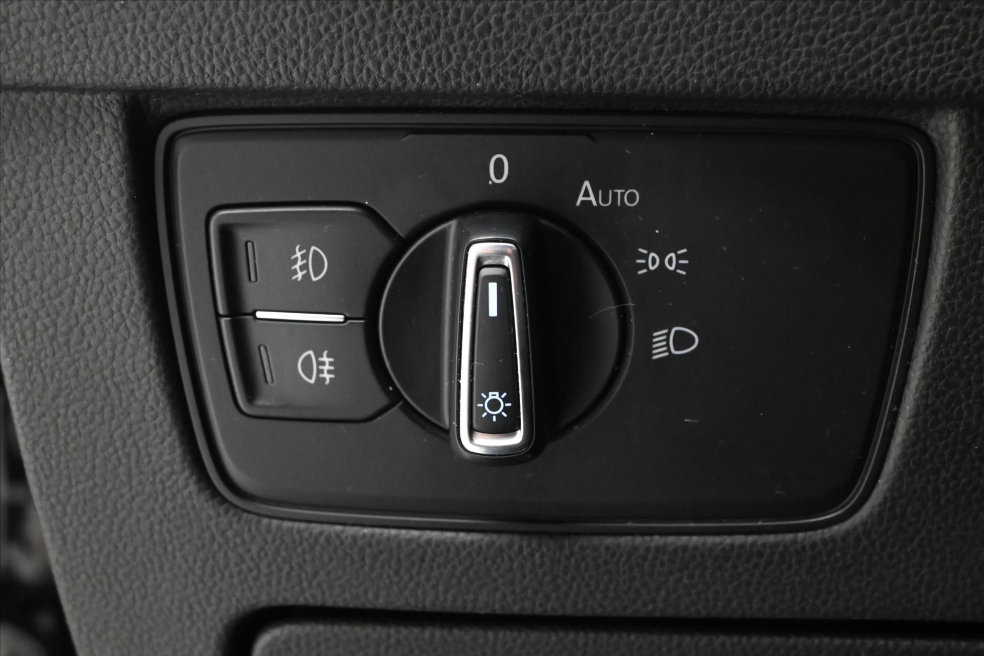 Hlavní fotografie vozu Volkswagen Passat 2,0 TDI 110 kW COMFORTLINE Záruka až 5 let (25)