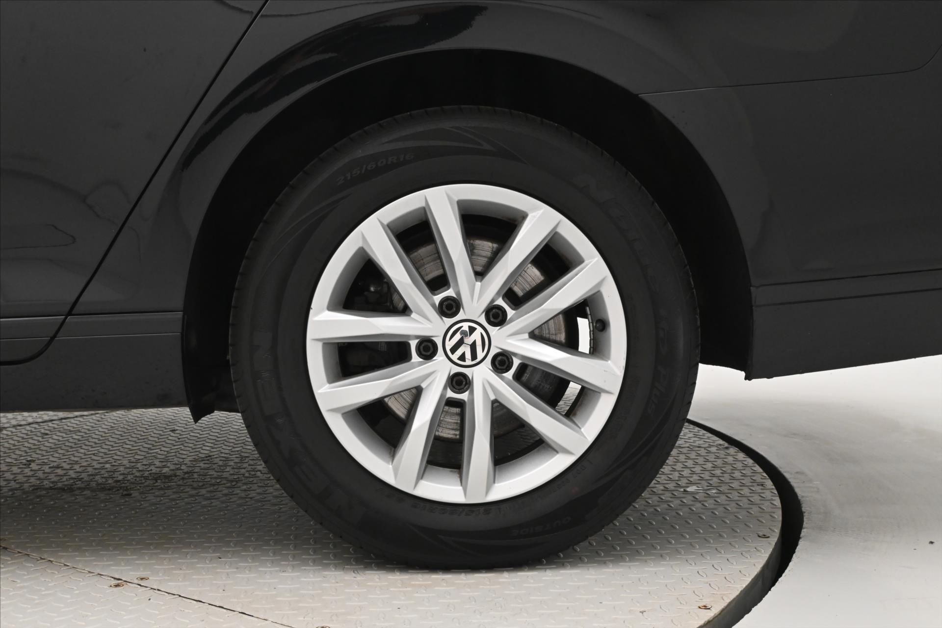 Hlavní fotografie vozu Volkswagen Passat 2,0 TDI 110 kW COMFORTLINE Záruka až 5 let (29)