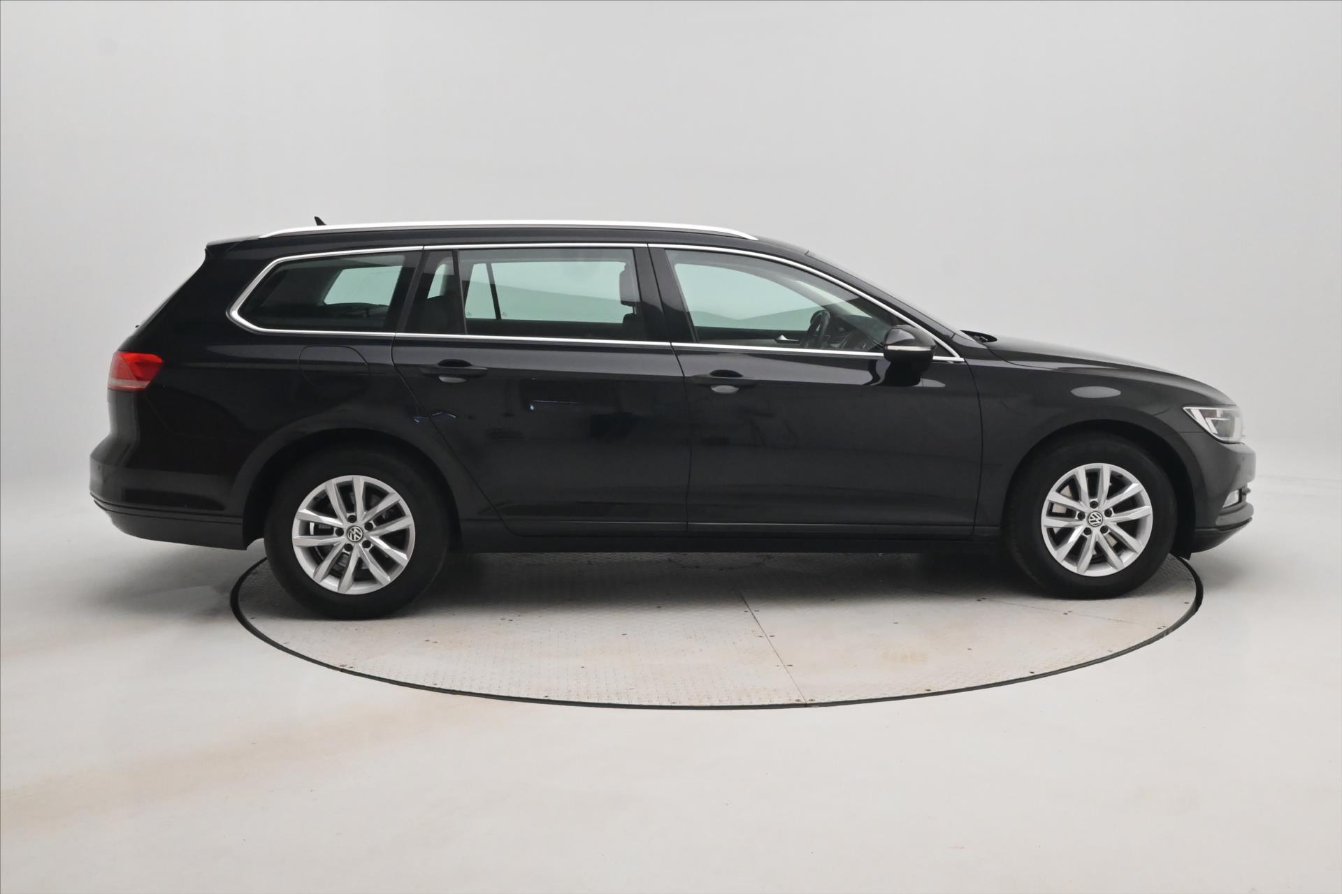 Hlavní fotografie vozu Volkswagen Passat 2,0 TDI 110 kW COMFORTLINE Záruka až 5 let (5)