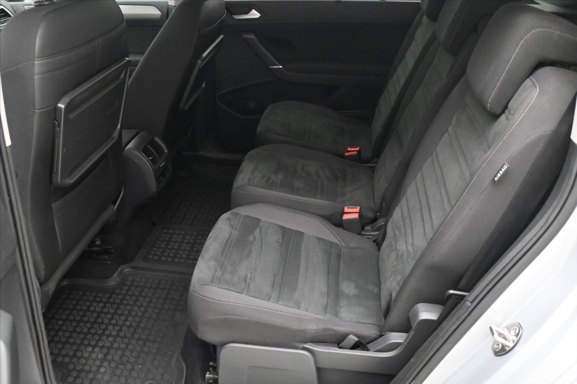 Main photo of the car Volkswagen Touran 1.6 TDI 85kW Navi Sensors (14)