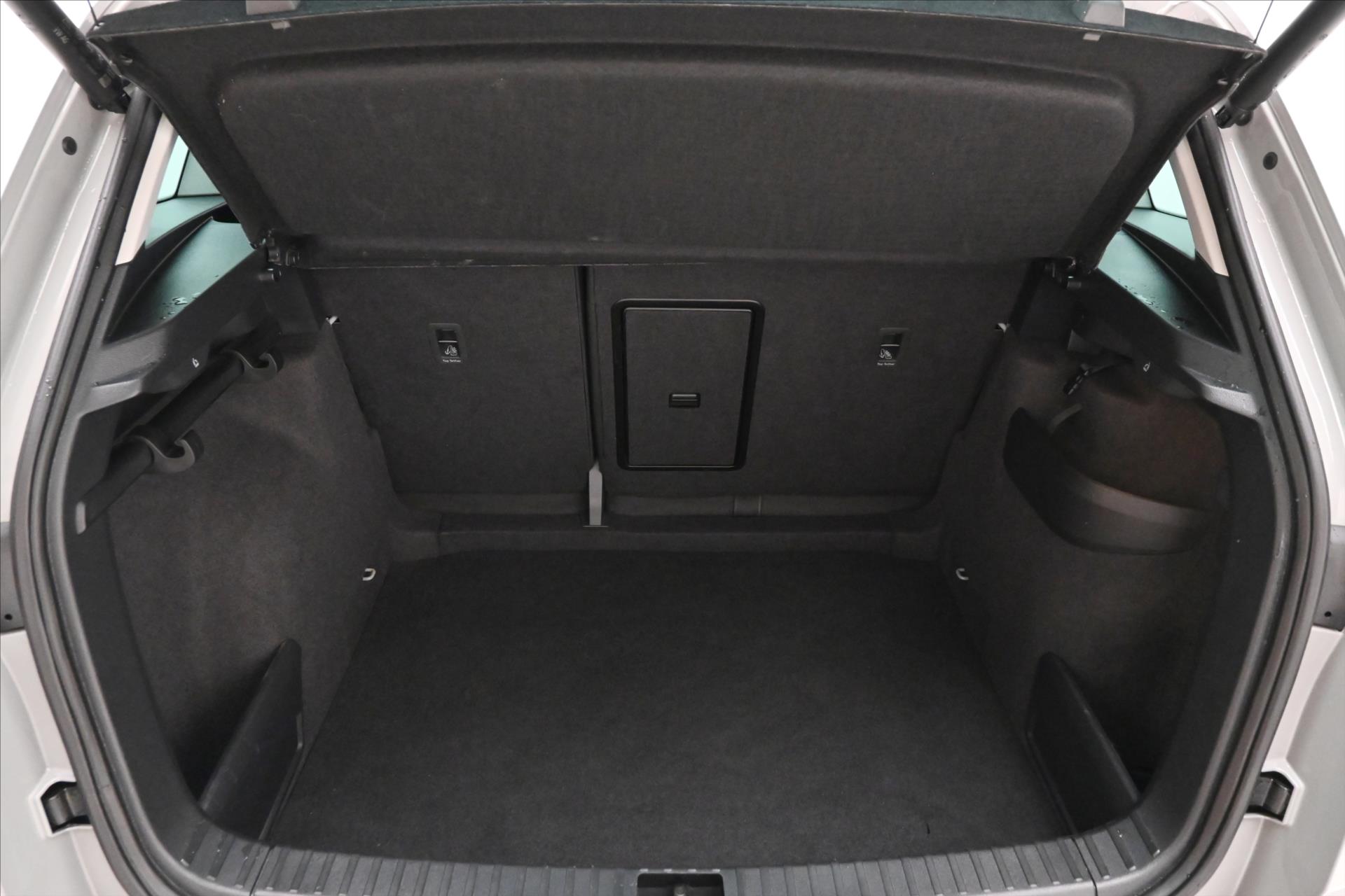 Hlavní fotografie vozu Škoda Karoq 2,0 TDI 85 kW DSG TAŽNÉ Záruka až 5 let (11)