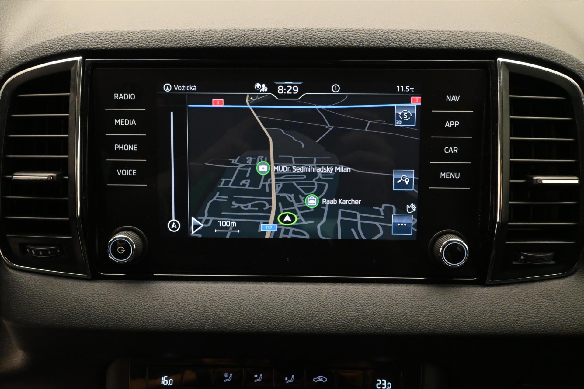 Hlavní fotografie vozu Škoda Karoq 2,0 TDI 85 kW DSG TAŽNÉ Záruka až 5 let (21)