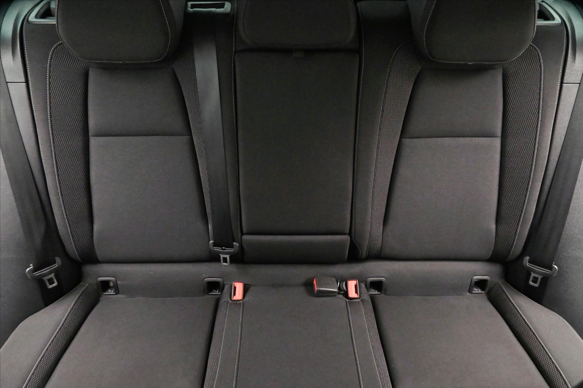Hlavní fotografie vozu Škoda Karoq 2,0 TDI 85 kW DSG TAŽNÉ Záruka až 5 let (29)